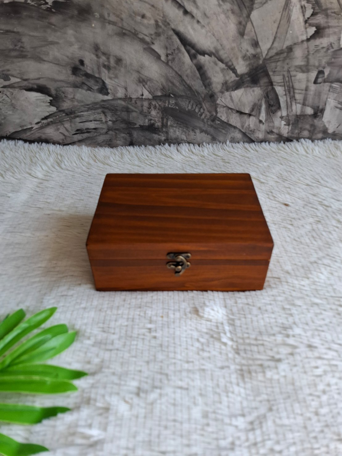 กล่องไม้ฝาล็อค สีสัก