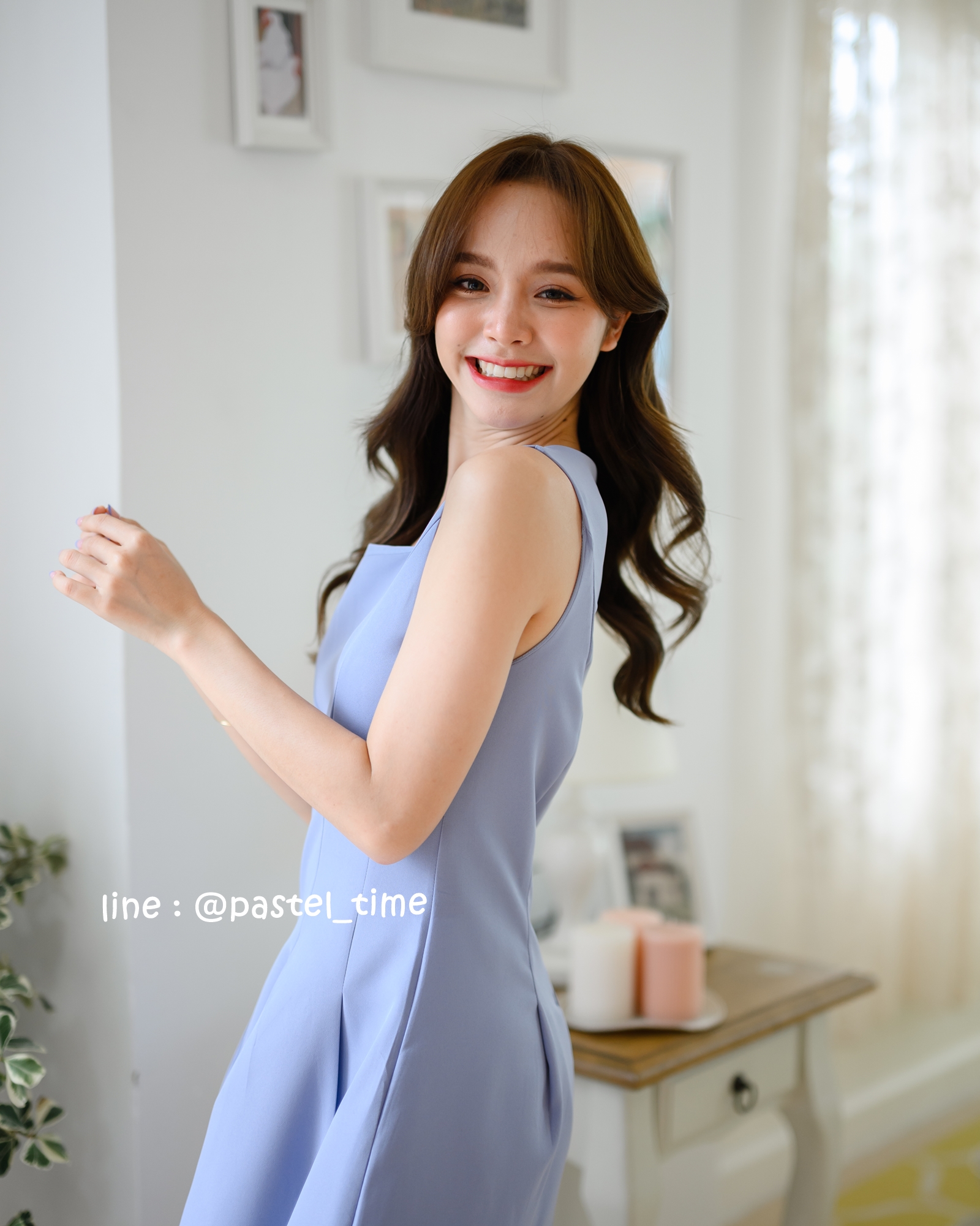 Rochelle Midi Dress - สีฟ้าคราม **มีแต่ S**