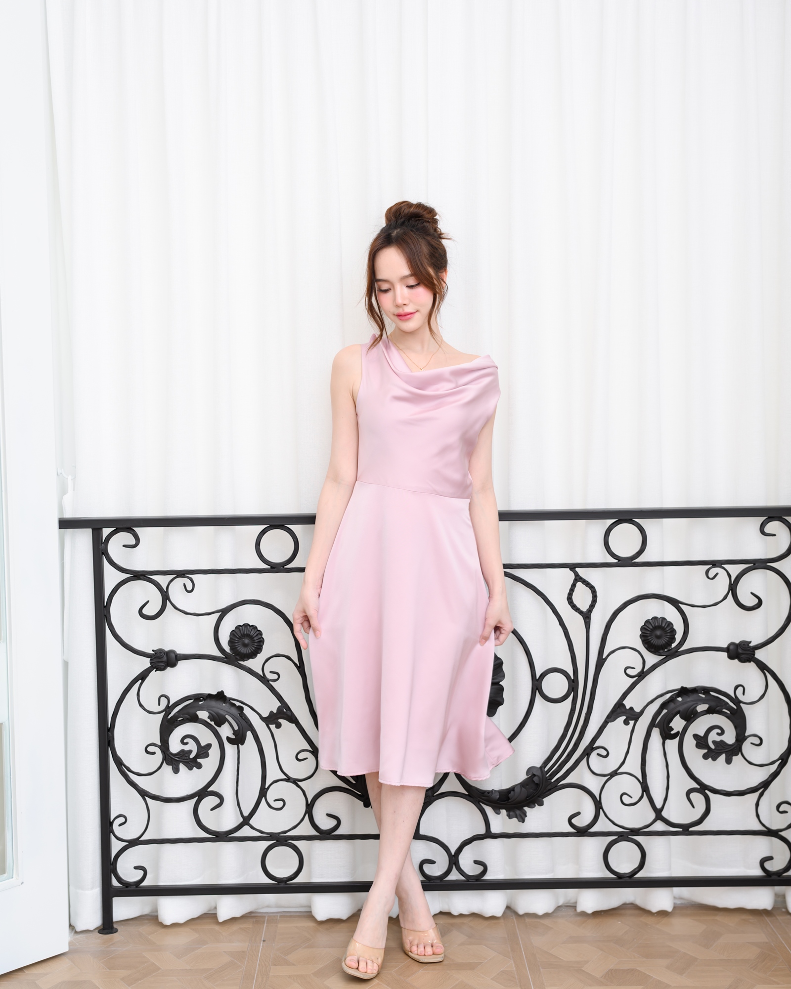 Amour Dress : สีชมพู (โบว์ผูกได้หลายแบบ)