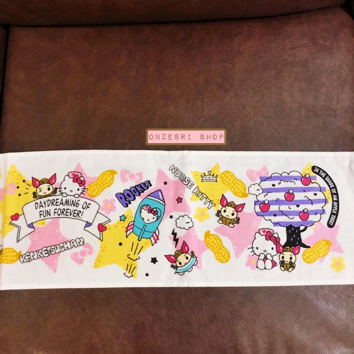 ผ้าขนหนูแบบยาว คล้องคอได้ Hello Kitty x Japanese Red Cross Society (Limited) ลาย Nurse Kitty x Kenketsuchan ใช้เวลาออกกำลังกายก็เหมาะ ขนาด 112 x 20 ซม. เป็นของที่ทาง Sanrio Japan ทำร่วมกับสภากาชาดญี่ปุ่น ไม่มีขายทั่วไป