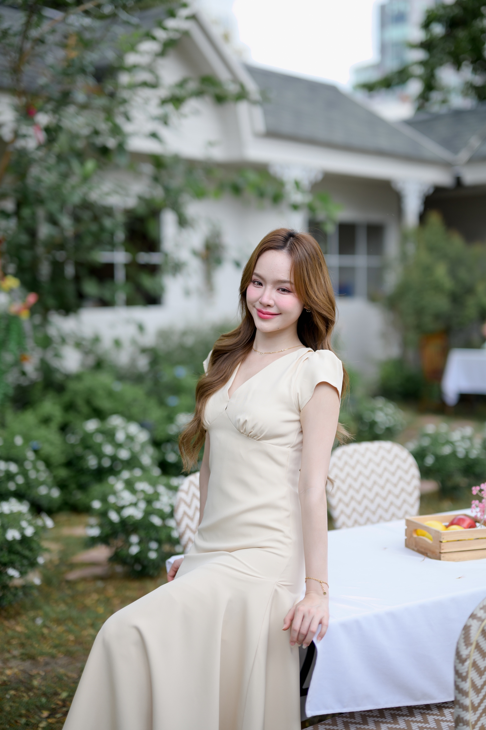 Petal Sway Maxi Dress : สีครีม