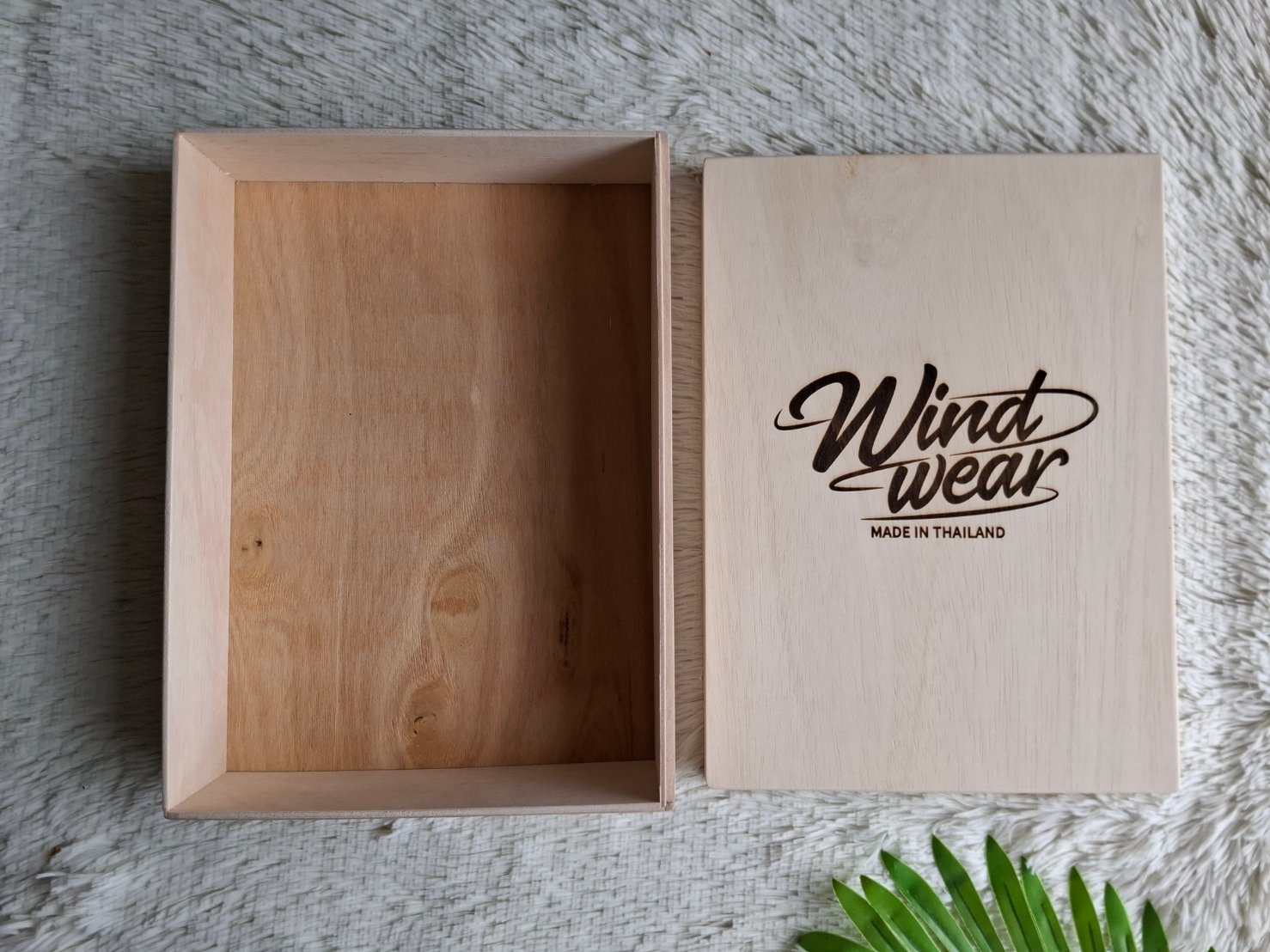 กล่องไม้ใส่เสื้อ