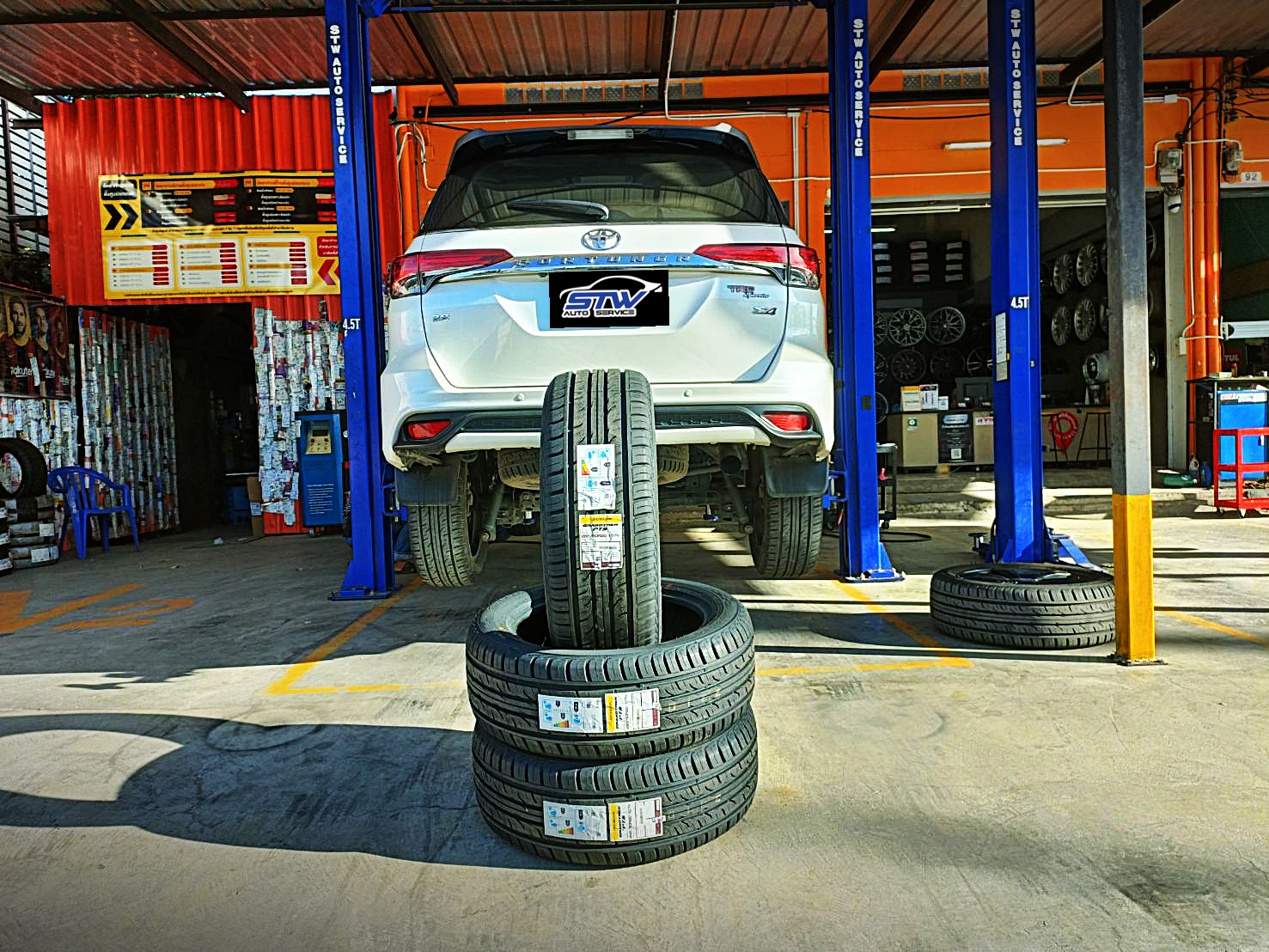 TOYOTA FORTUNER เปลี่ยนยางใหม่ DUNLOP GRANDTREK PT3 265/50R20 107V Y22
