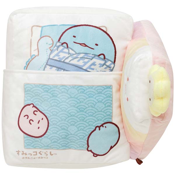 หมอนเล็ก/ตุ๊กตา Sumikko Gurashi - Hotel New Sumikko Morning Call Komakura ขนาด 22 x 25 x 24 ซม. นุ่มนิ่ม ไว้วางเป็นเตียงตุ๊กตา หรือไว้แอบงีบได้
