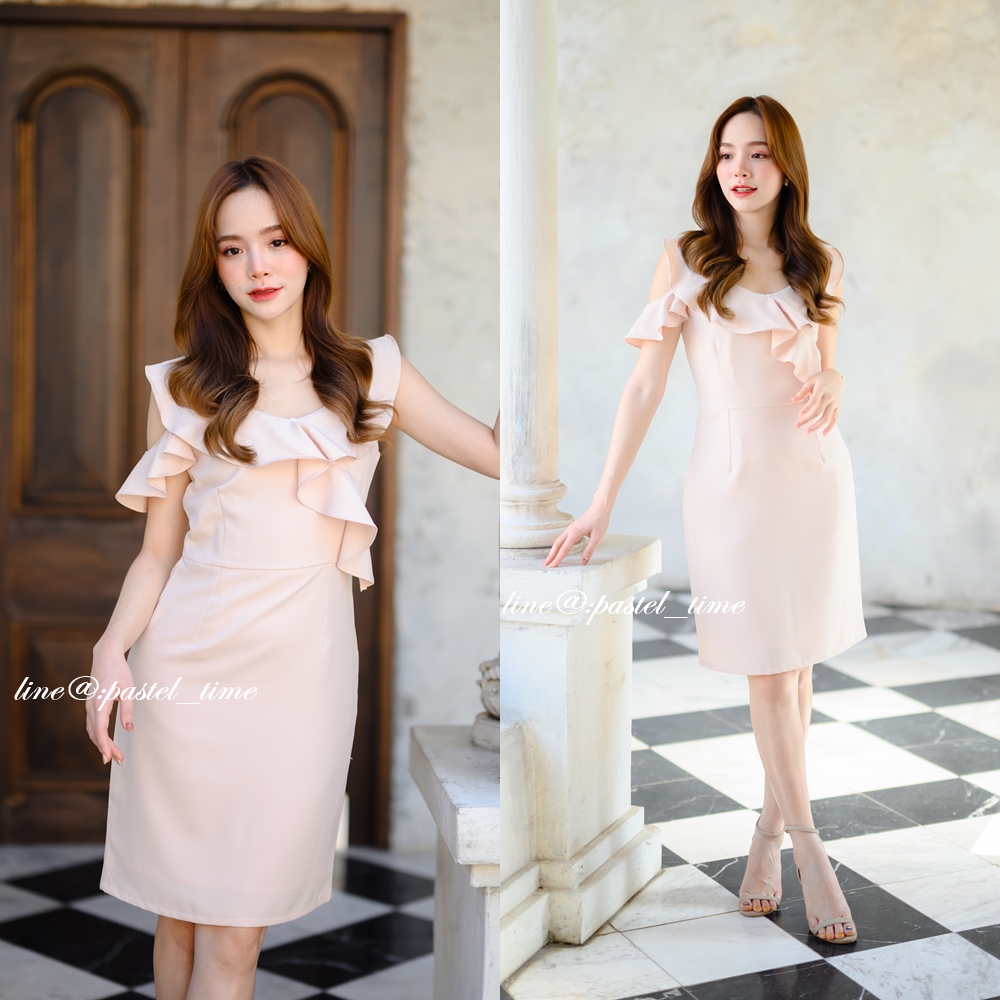 Liese Ruffle Dress : สีครีม **มีแต่XL**