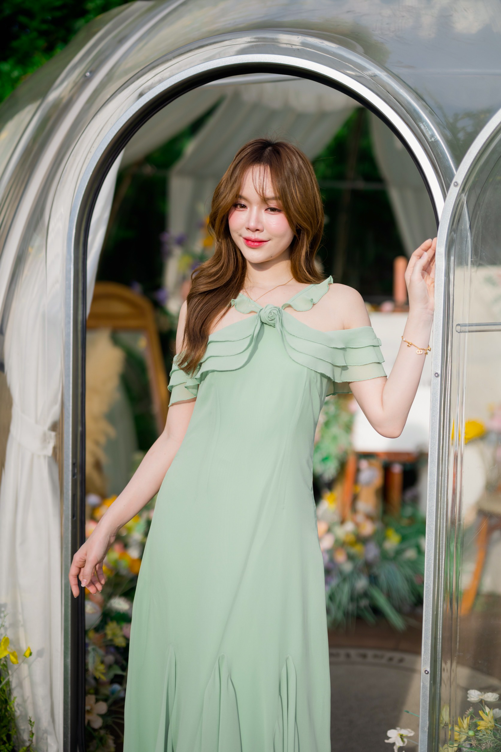 Fay Off-Shoulder Maxi Dress – Pastel Green สีเขียว