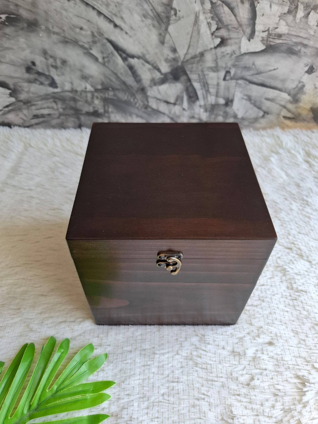 กล่องไม้สนฝาล็อค