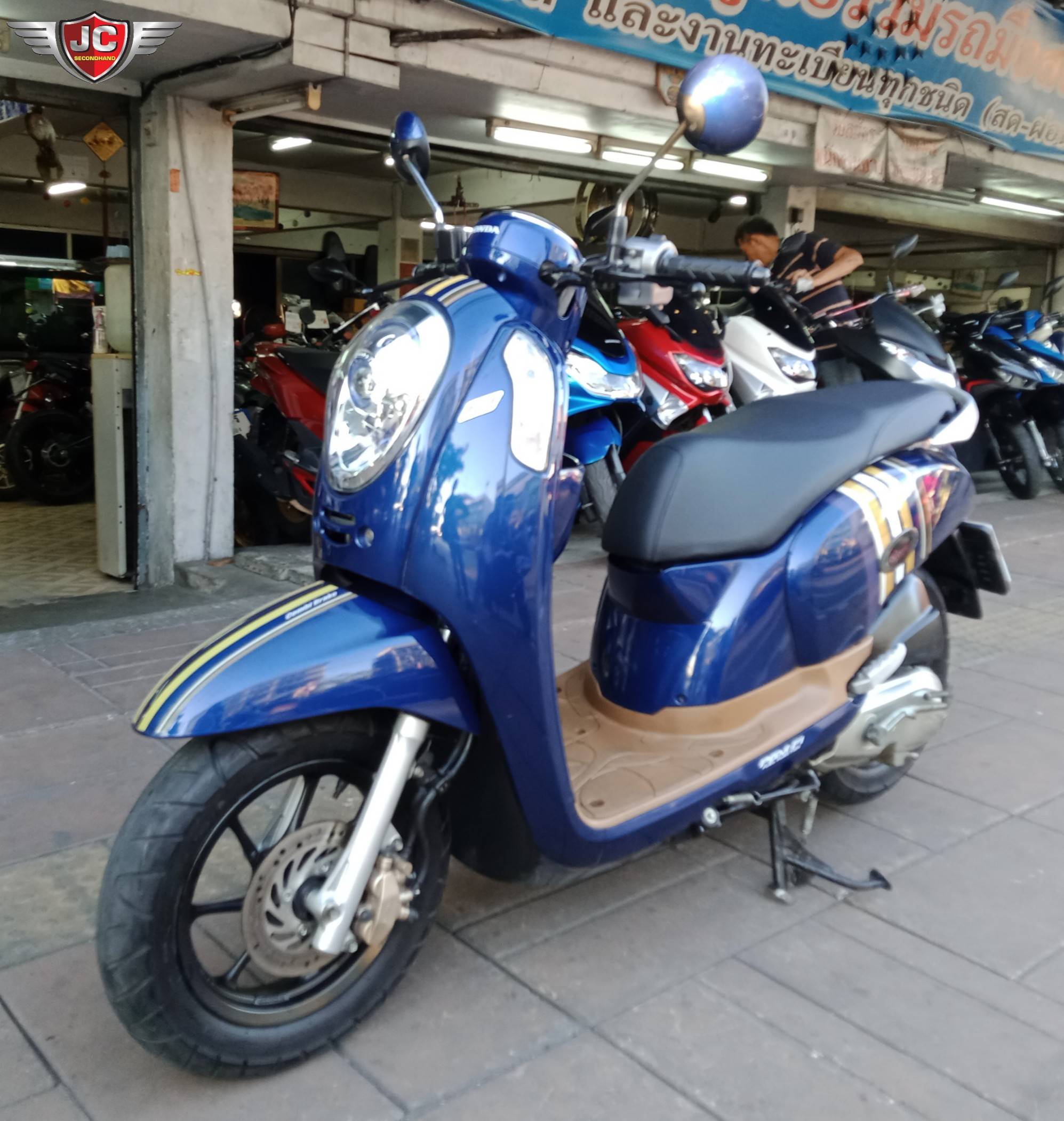 รถบ้านสไตล์ สีสันสดใส HONDA SCOOPYi CLUB12 จดทะเบียนปี 58 สภาพรถบ้านแท้ๆ เครื่องเดิมไม่แกะ ขี่ดีศูนย์ตรง สตาร์ทติดง่าย