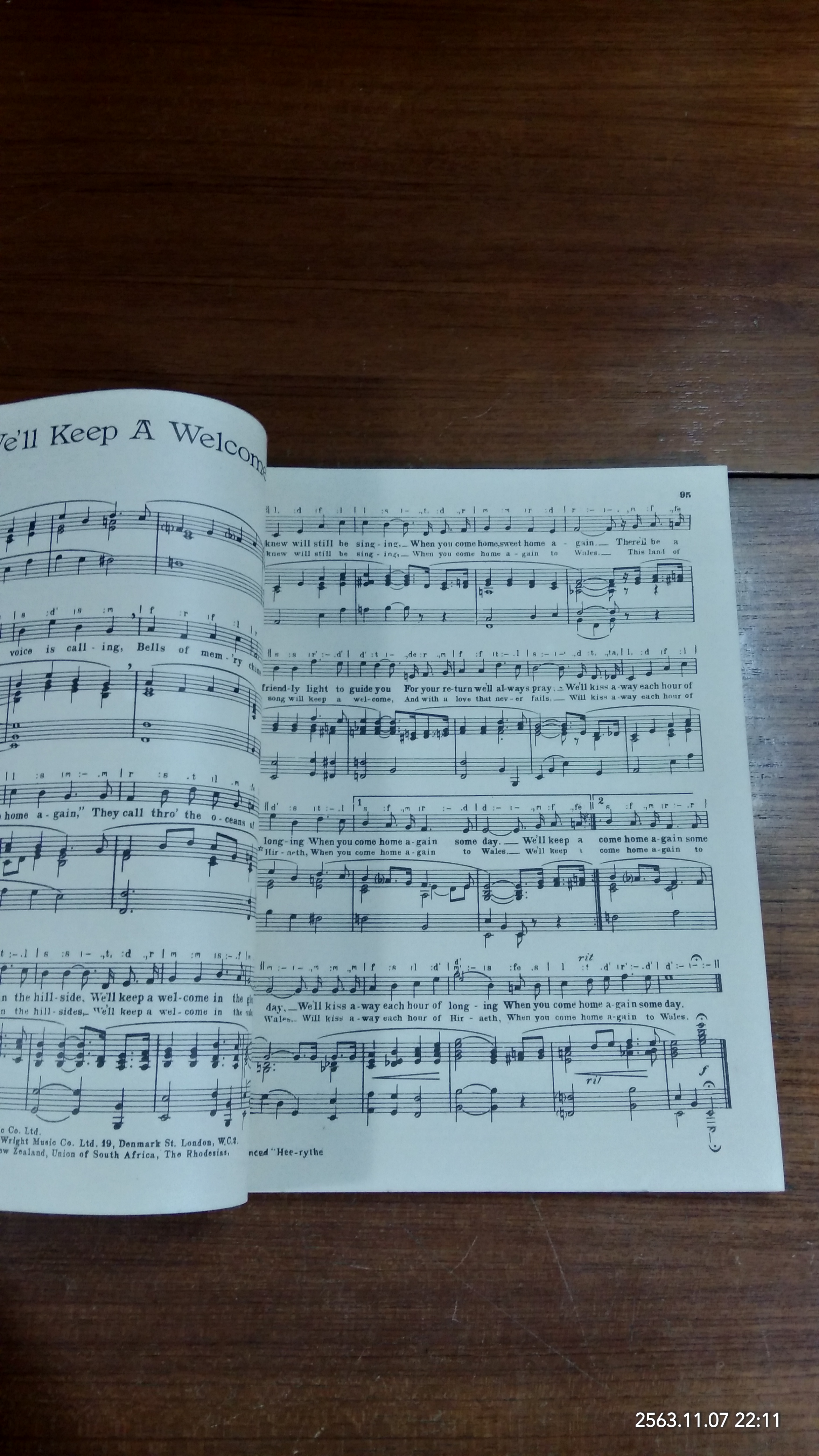 LAWRENCE WRIGHT - SONGS THE WORLD SINGS - Volume.1