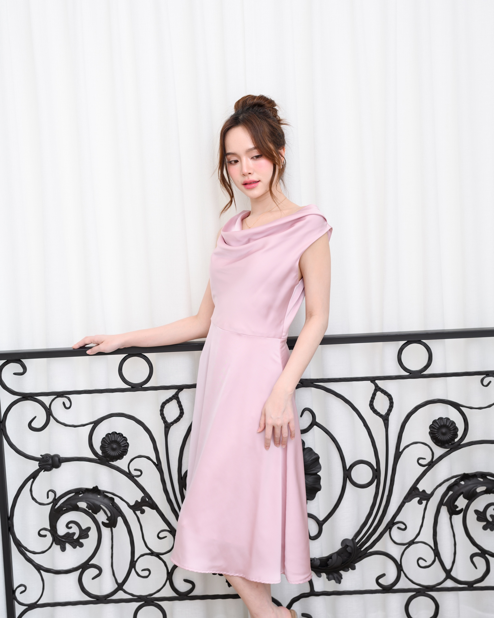 Amour Dress : สีชมพู (โบว์ผูกได้หลายแบบ)