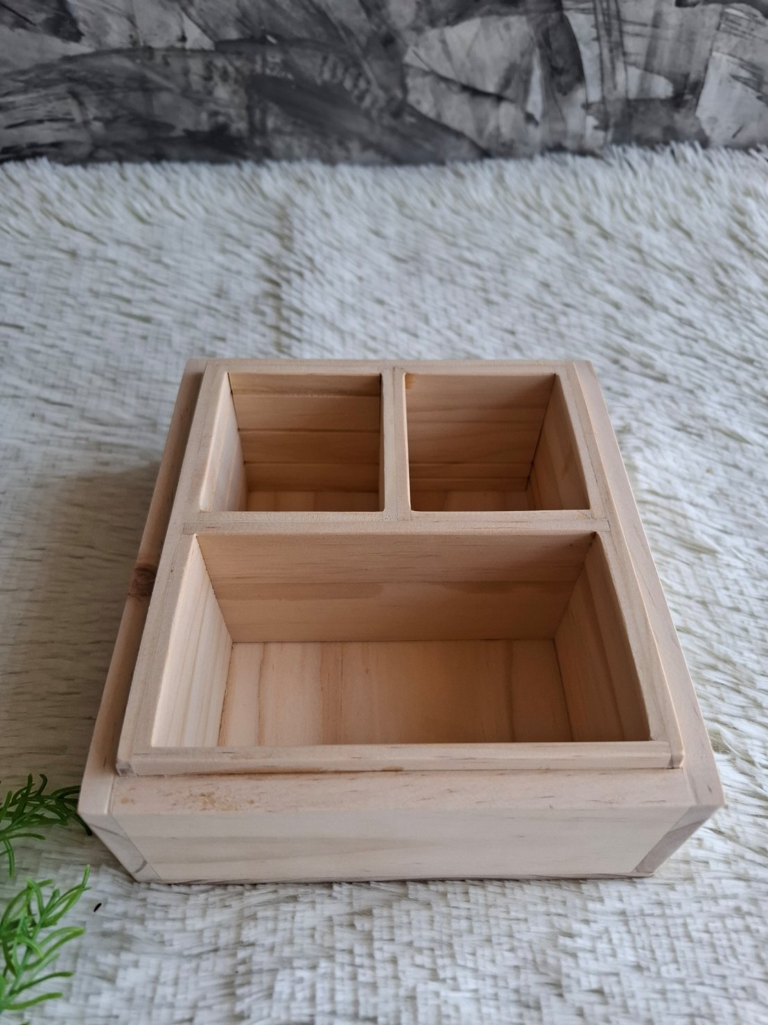 กล่องไม้ฝาครอบ