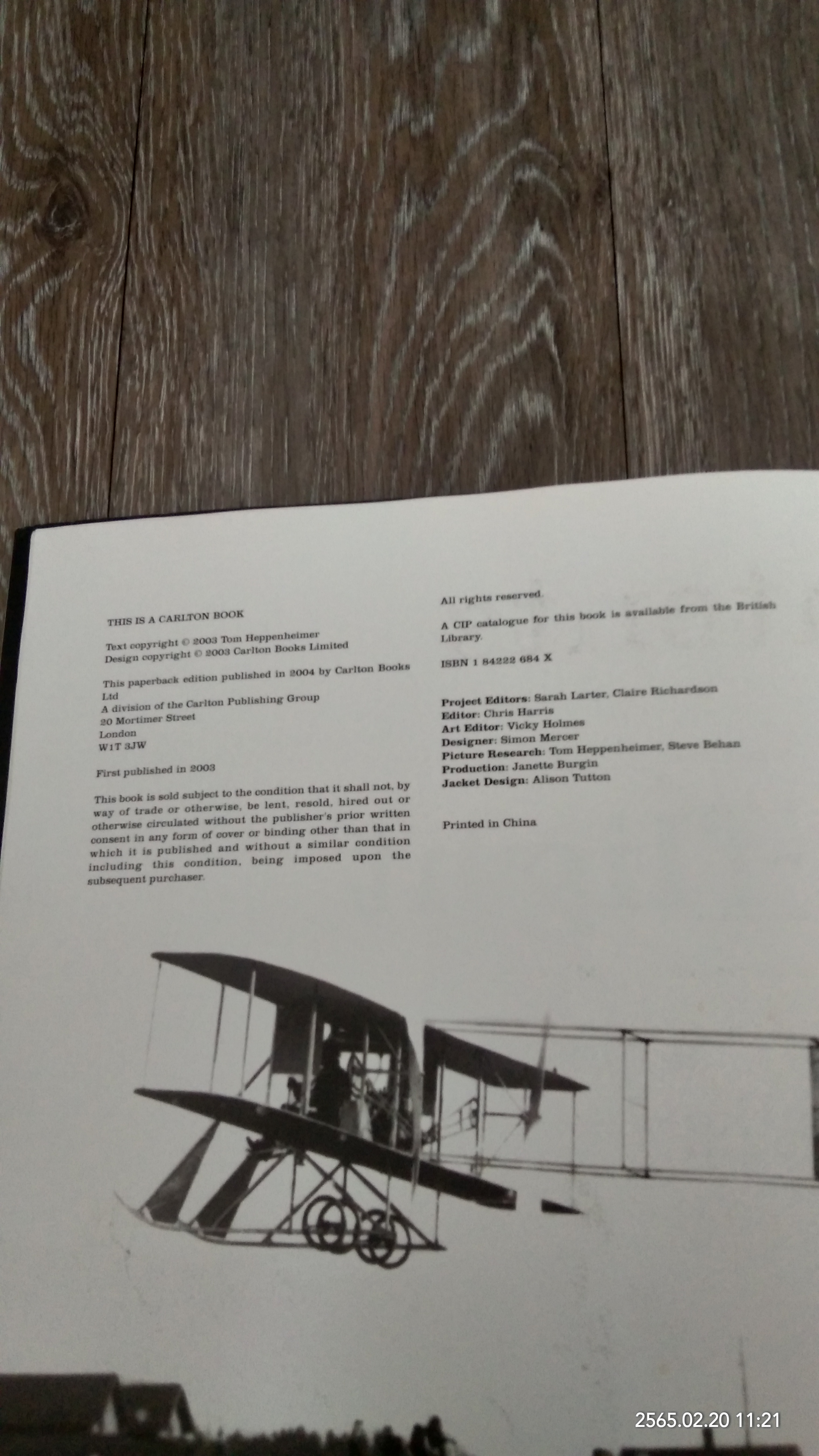 Flight : A History of Aviation in Photographs