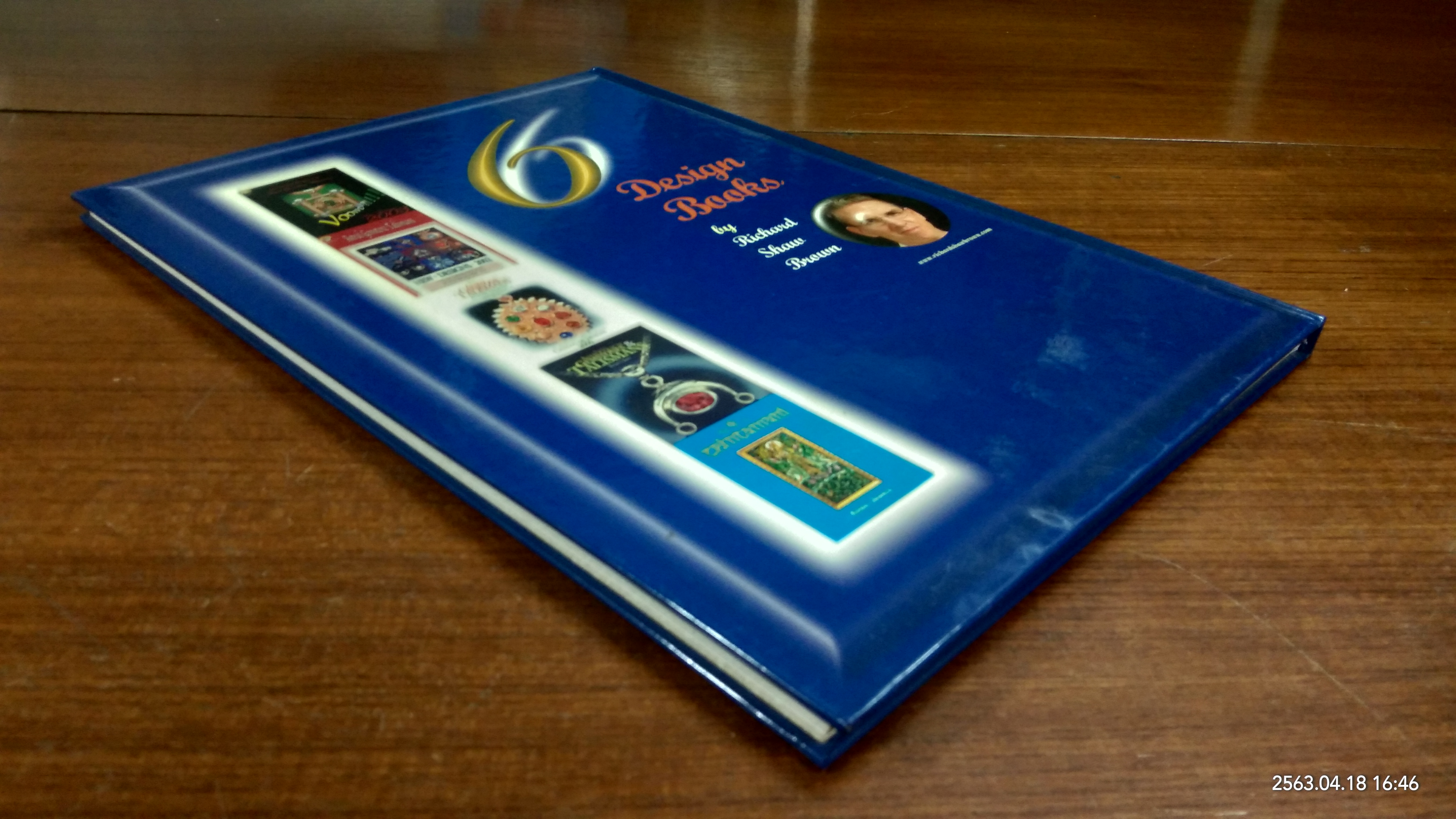 เครื่องประดับคู่บารมี Collection 2004