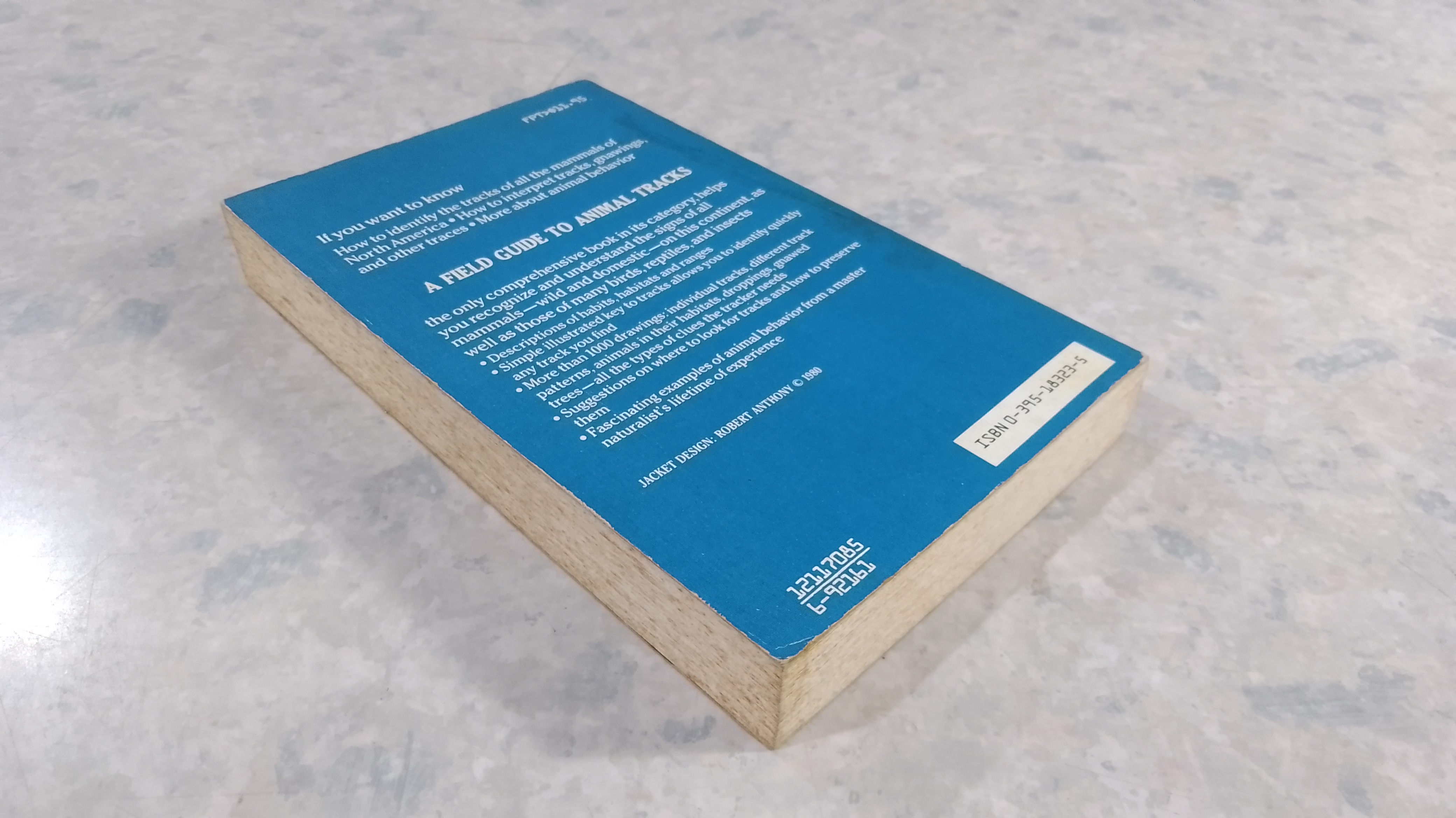 A FIELD GUIDE TO ANIMAL TRACKS / OLAUS J.MURIE