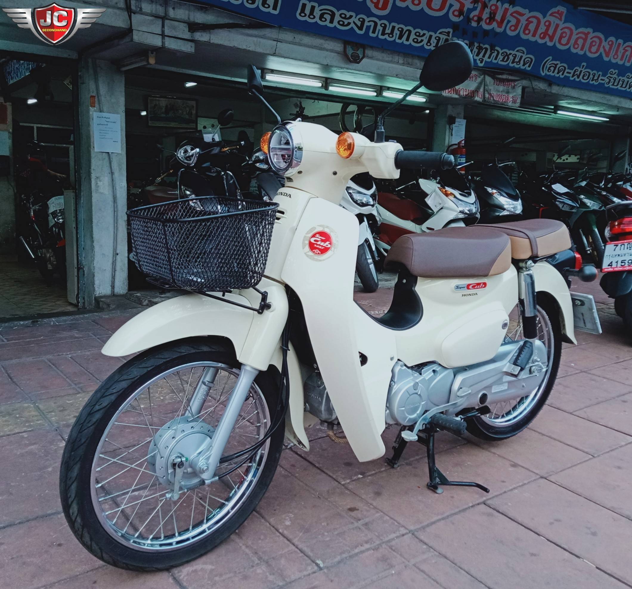 🌟4,900 เท่านั้น (new)All new SUPER CUB อายุ 7เดือน จดทะเบียนปลายปี62 รถมือเดียวไมล์น้อย6พันโลแท้ เครื่องเดิมแห้งสนิท สภาพสวยจัดแทบไม่มีตำหนิ