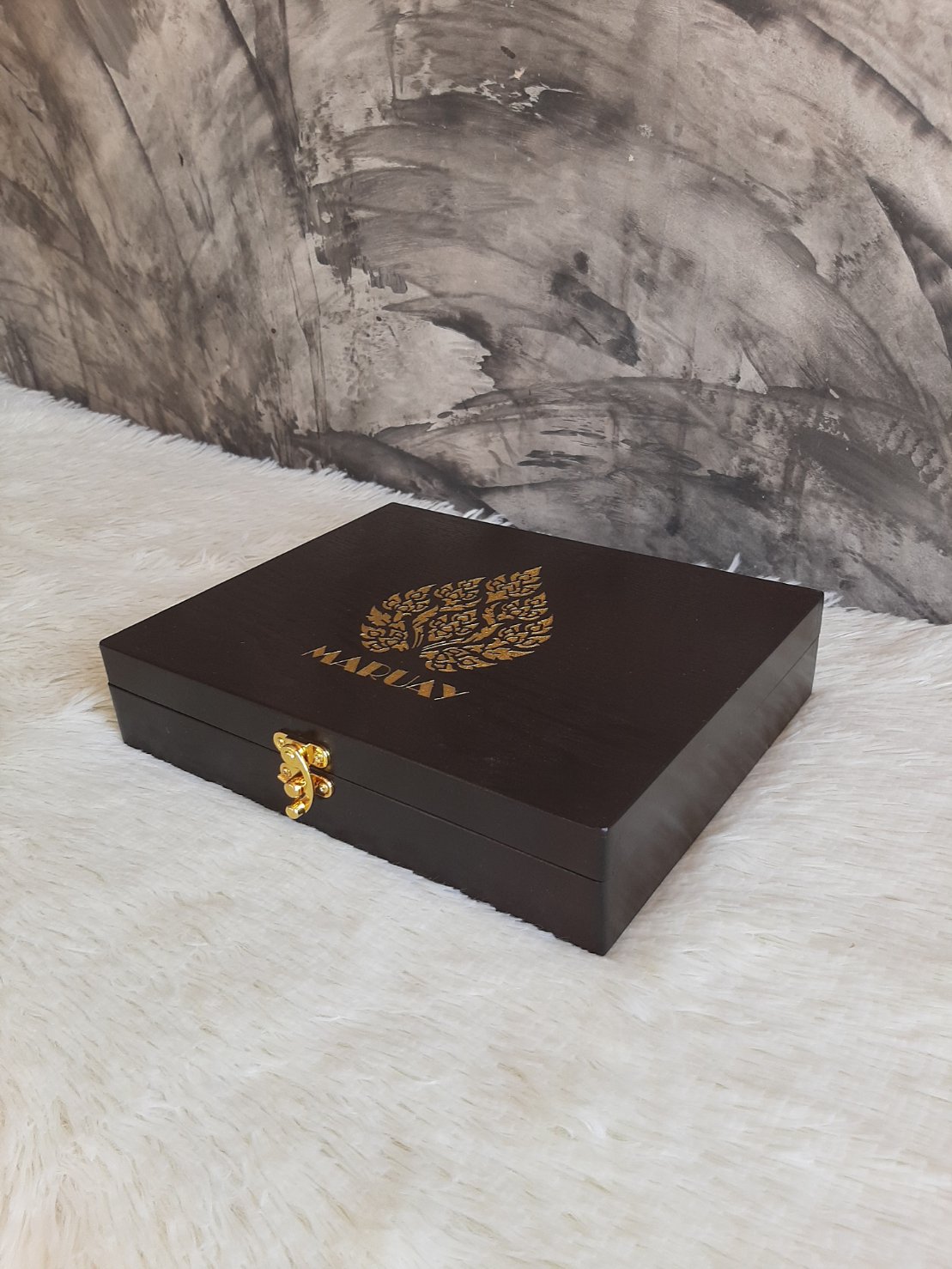 กล่องไม้แบบฝาล็อคสีโอ๊ค