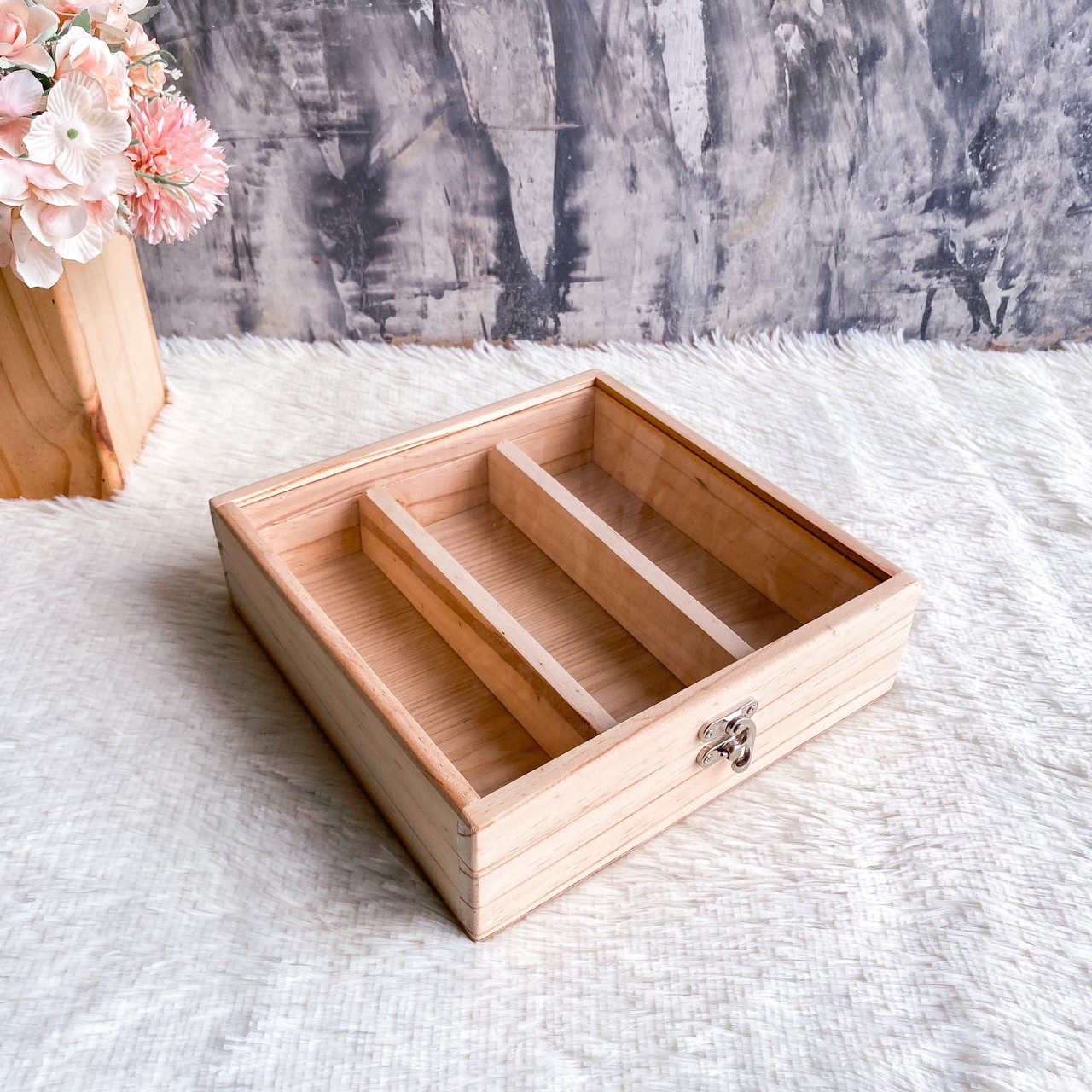 กล่องฝากระจก ฝาล็อค (Wooden box with lock lid)