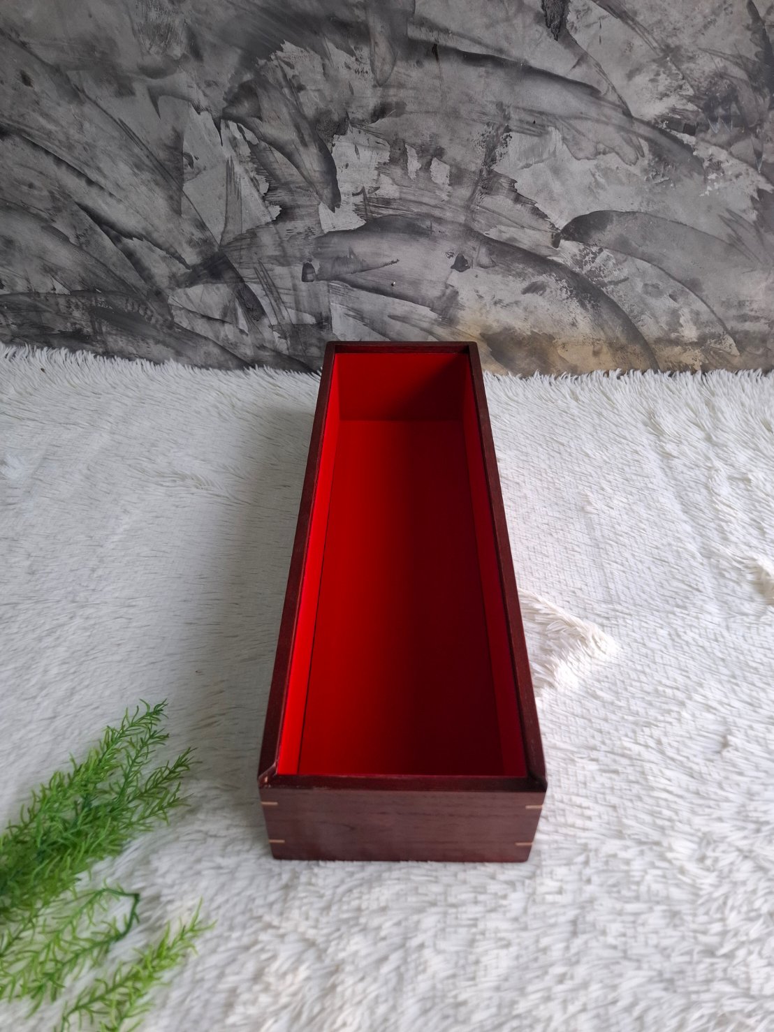 กล่องไม้สักฝาสไลด์ อครีลิคใส