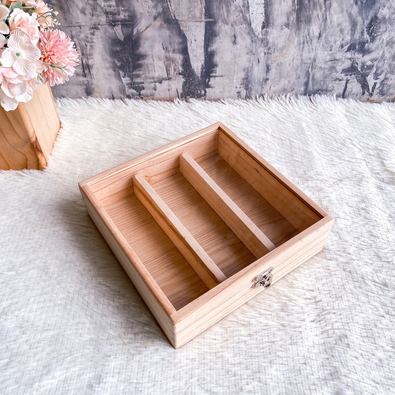 กล่องฝากระจก ฝาล็อค (Wooden box with lock lid)