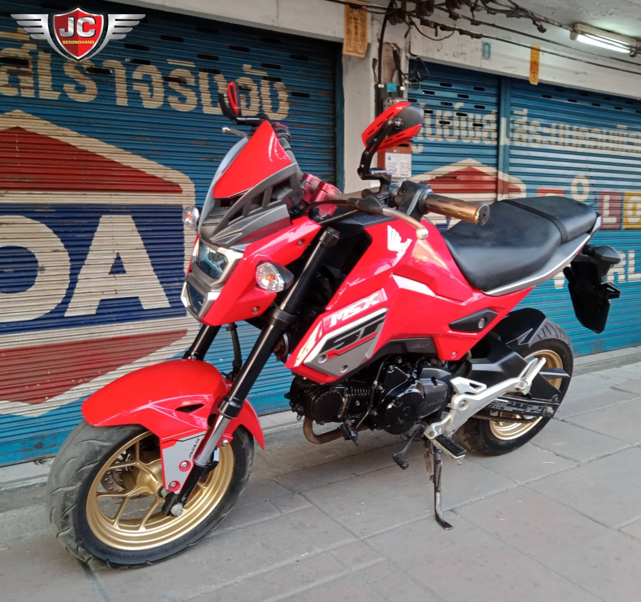"รถบ้านมาใหม่แนววัยรุ่นๆ" HONDA MSX125_SF จดทะเบียนกลางปี 60 สภาพโอเคเครื่องดีเดิมๆ สตาร์ททีเดียวติด 😎 ชุดสีแท้ทั้งคันมีรอยตามการใช้งาน มีของแต่งมาพอกรุ๊บกริ๊บ