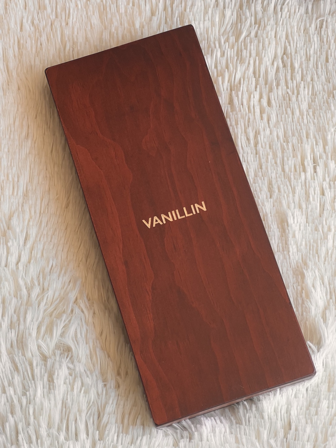 กล่องไม้ฝาครอบ