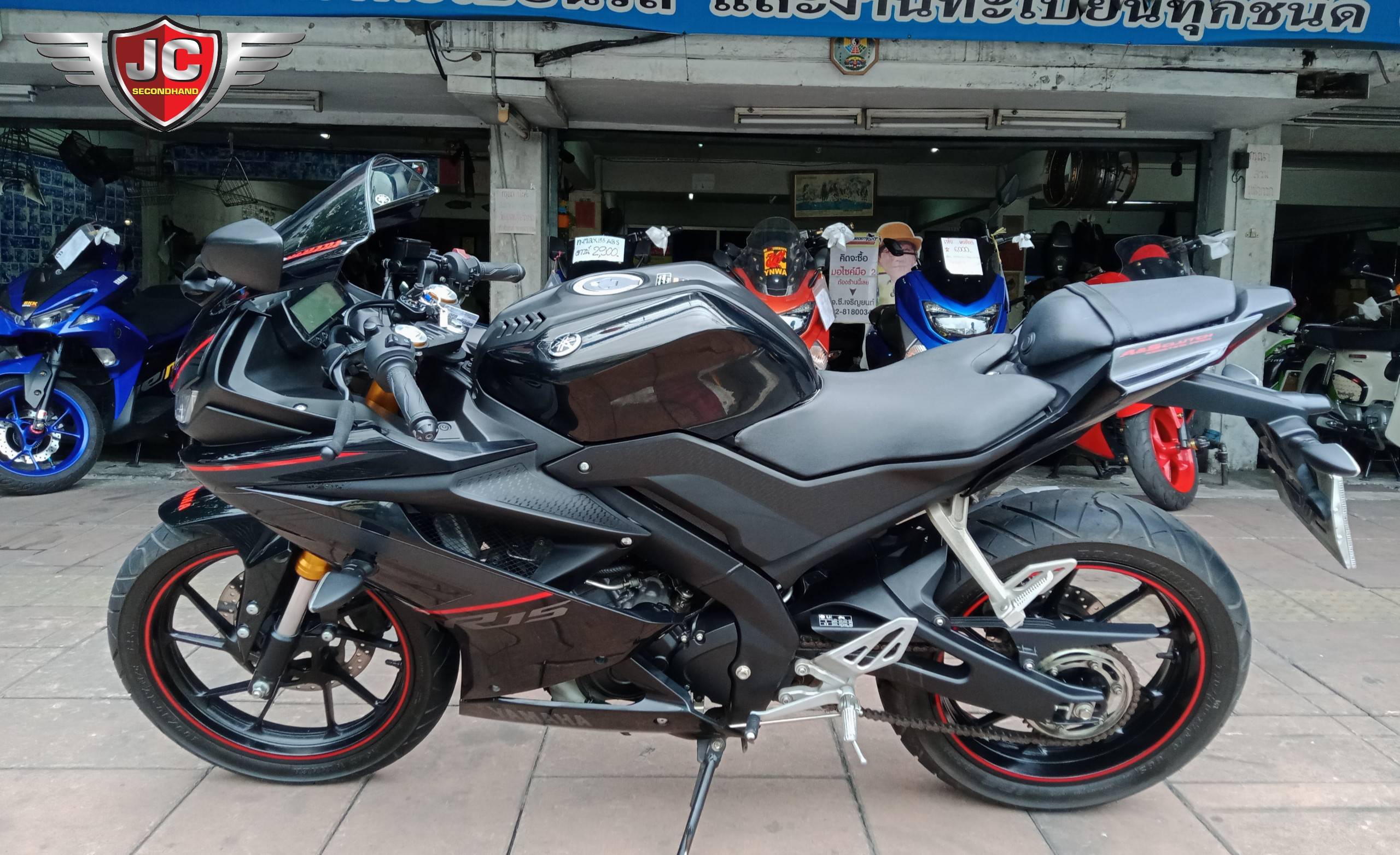 รถบ้านมือเดียว เทิร์นเข้ามาแล้วจร้า ถามหากันจัง YAMAHA R-15 โฉมใหม่ จดทะเบียนกลางปี61 ไมล์ดิจิตอลใช้งานน้อย 1,xxxxโลแท้ เครื่องเดิมจัด ห้องเครื่องใส