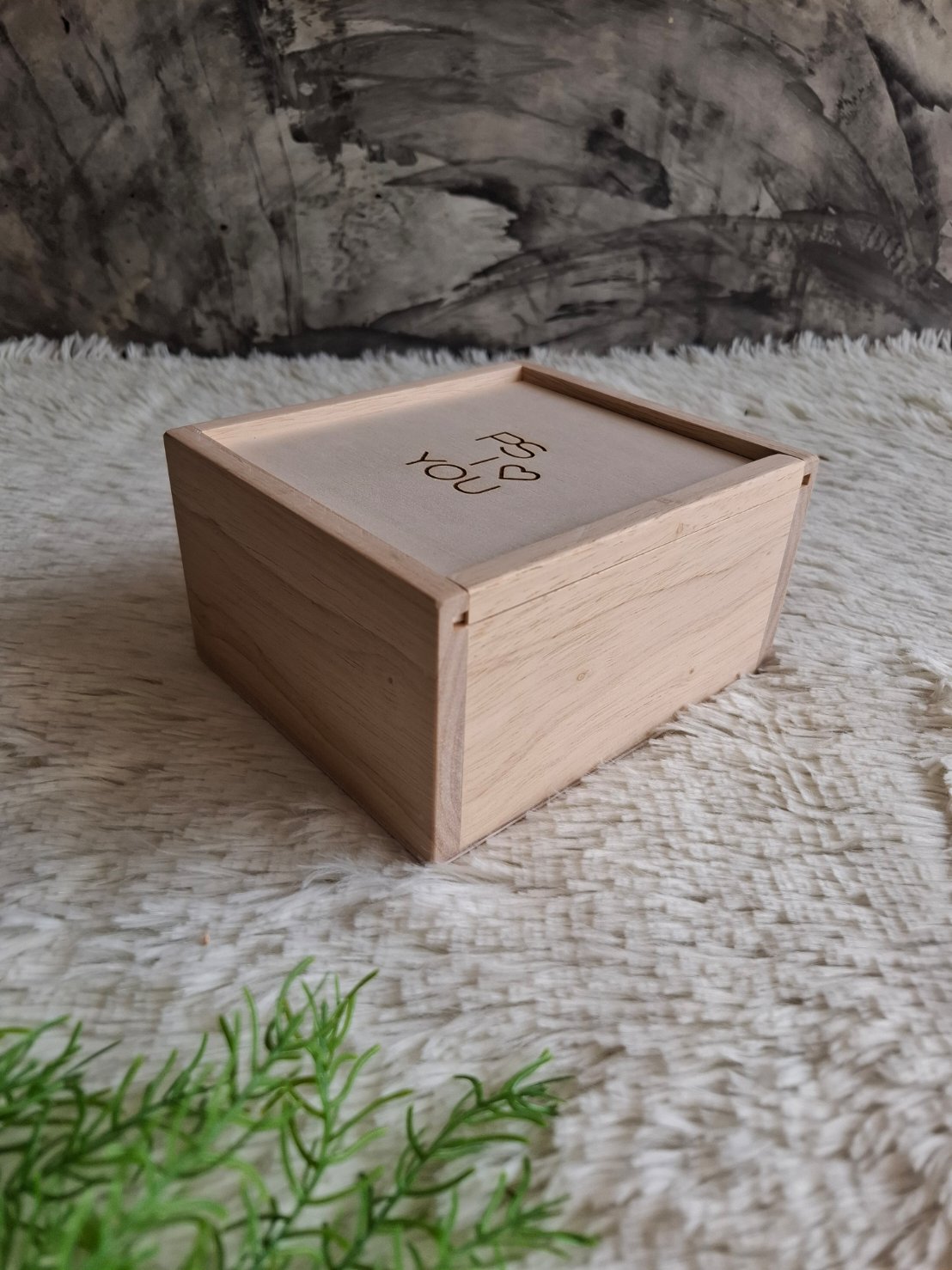 กล่องไม้ฝาสไลด์