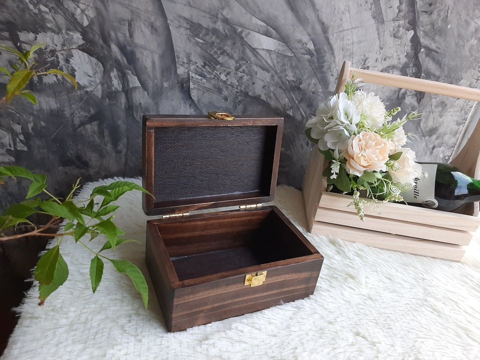 กล่องไม้สีวอลนัท