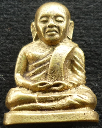 ลอยองค์หลวงพ่อเงิน บางคลาน