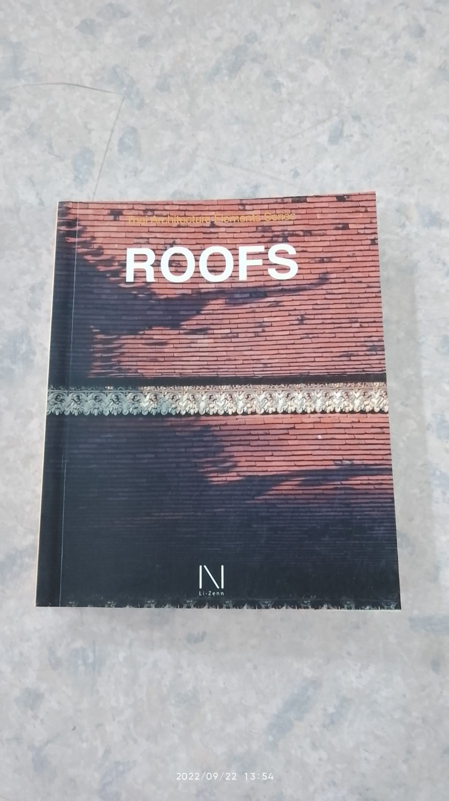 ROOFS / นิธิ สถาปิตานนท์