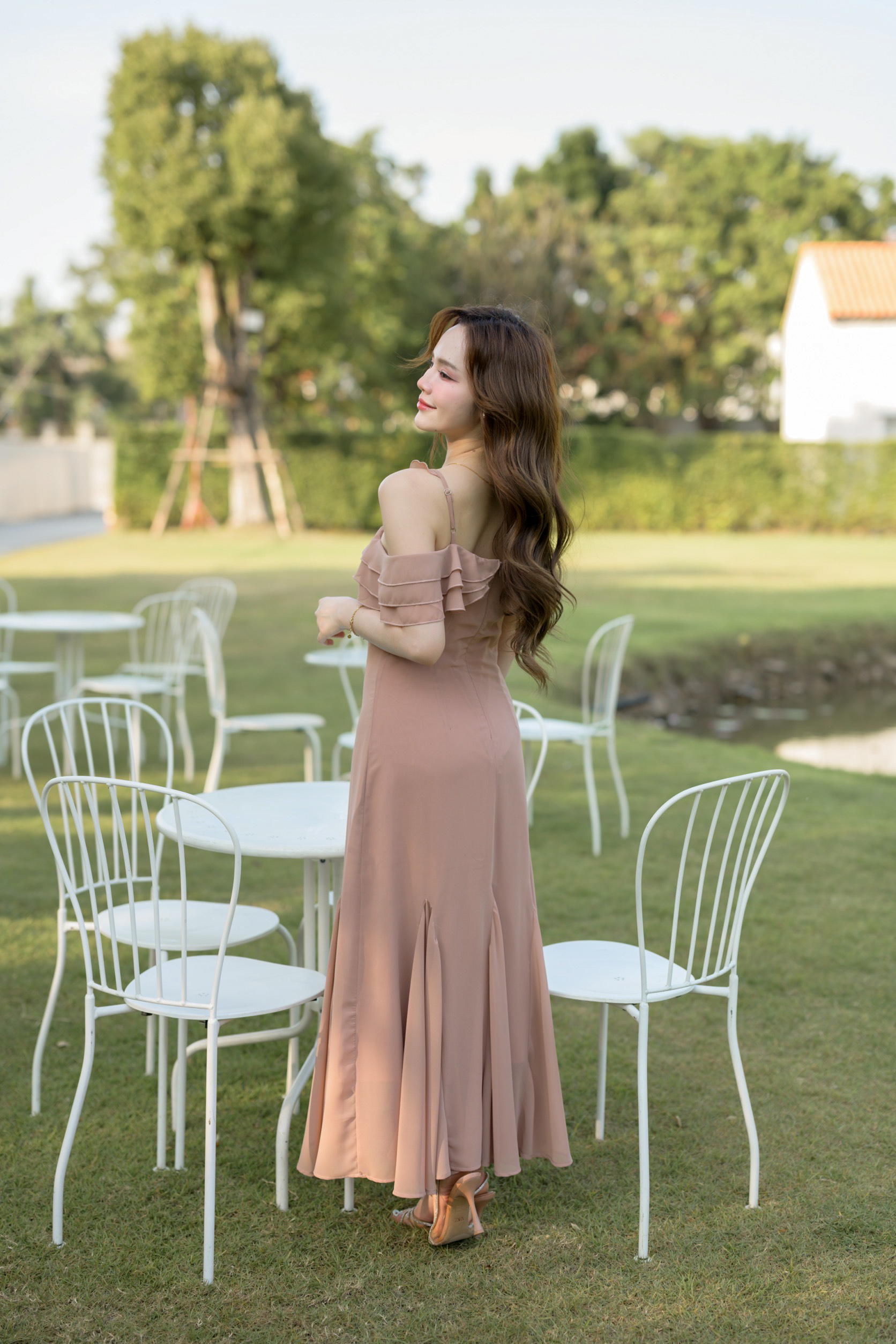 Fay Off-Shoulder Maxi Dress – Ovaltine สีโอวัลติน