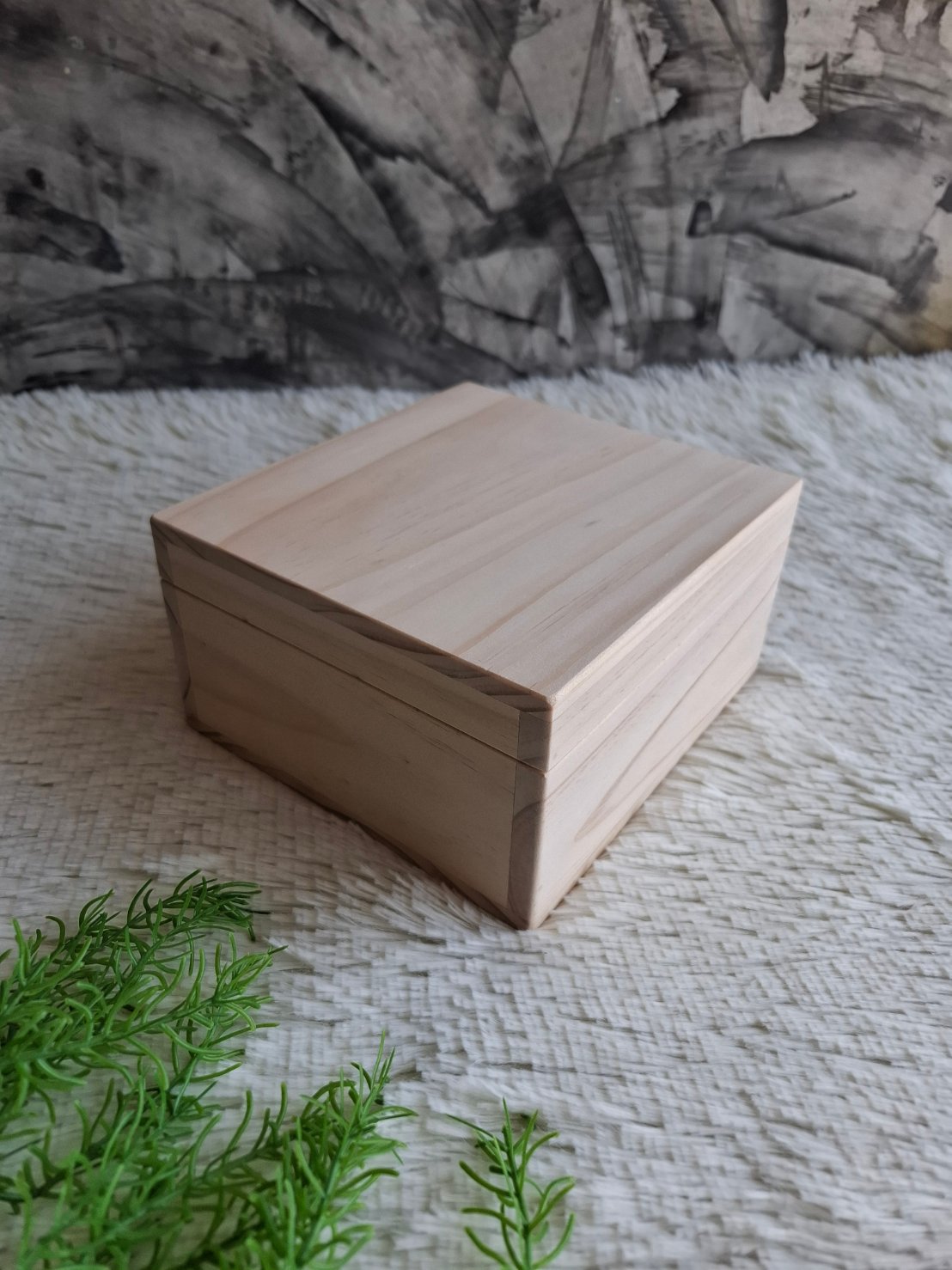 กล่องไม้ฝาครอบ