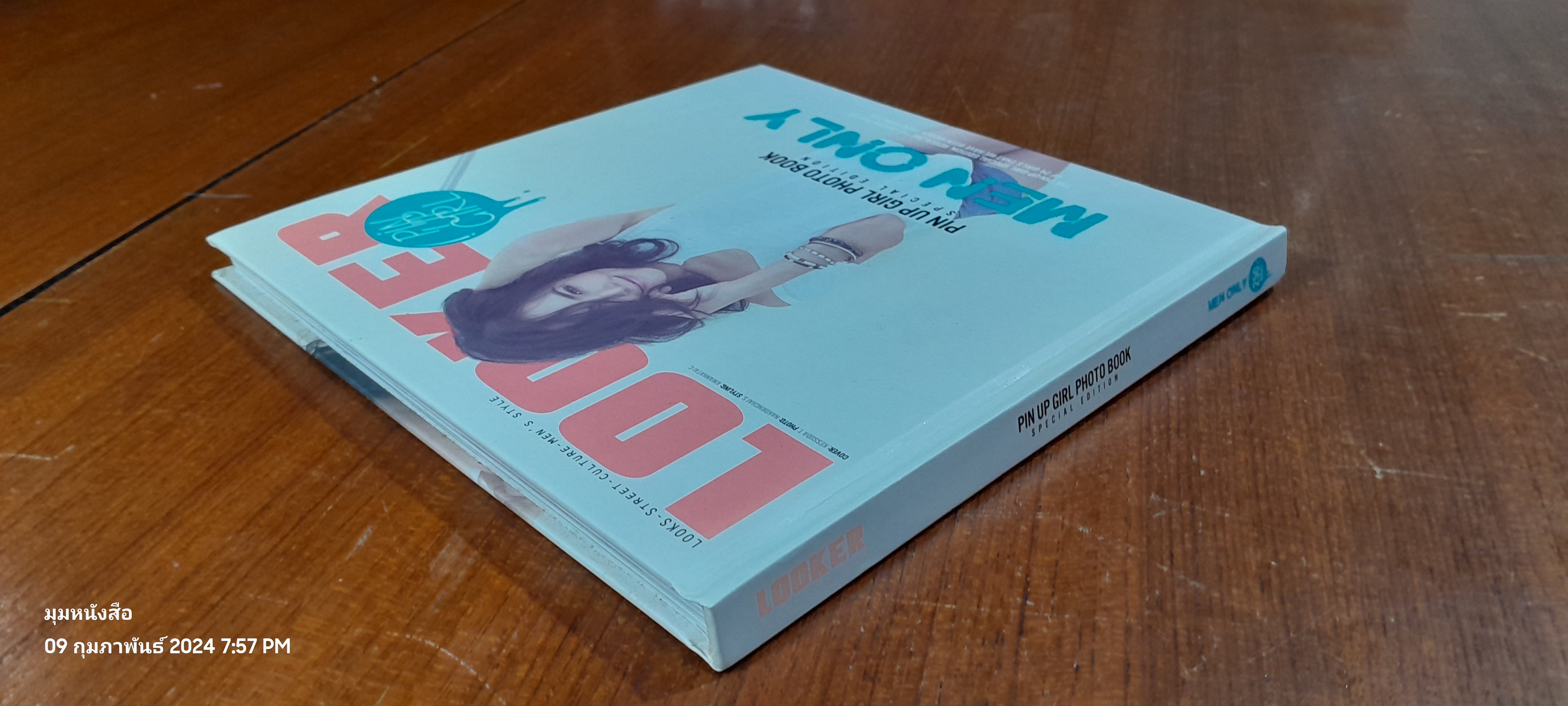 LOOKER : PIN UP GIRL PHOTO BOOK