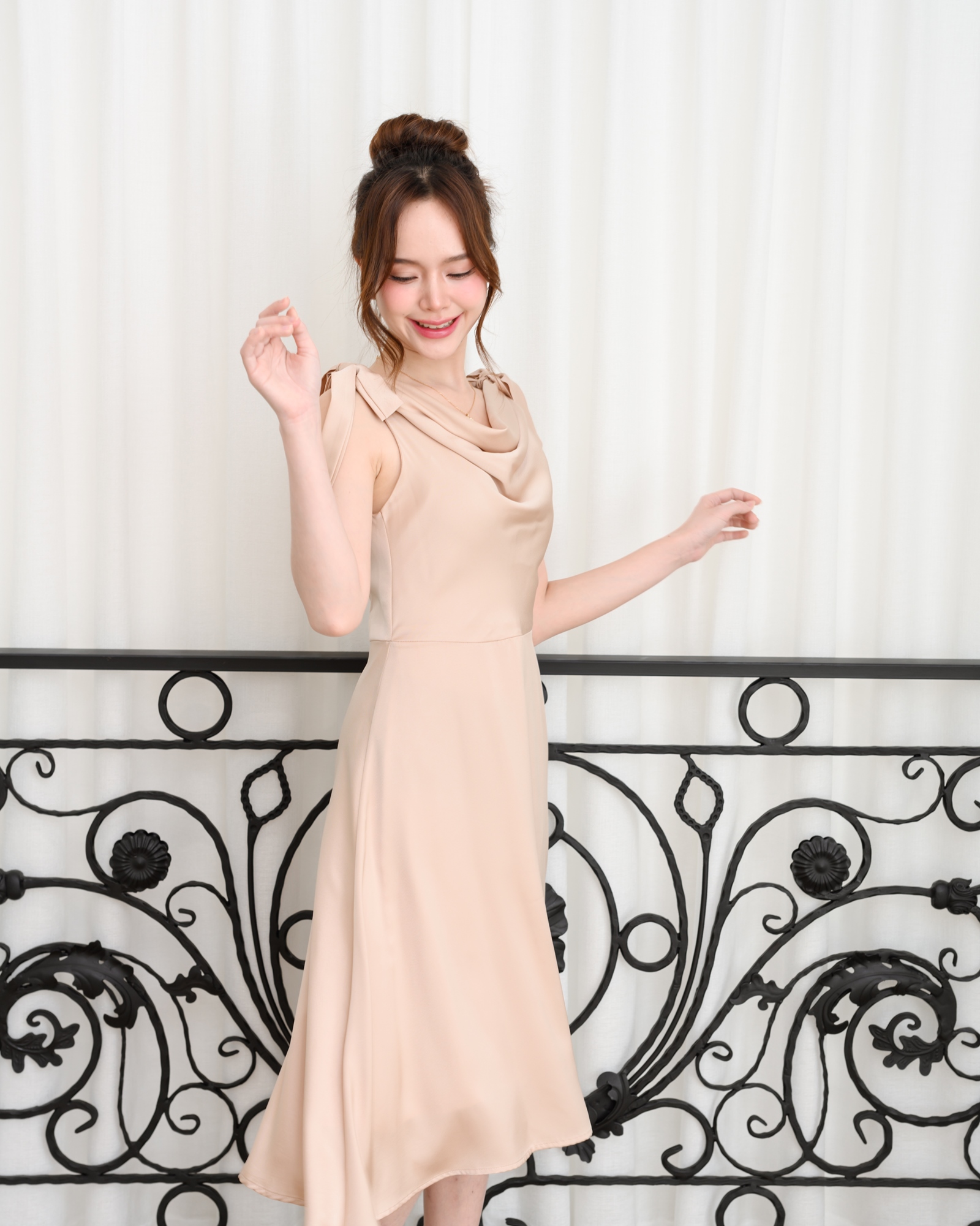 Amour Dress : สีแชมเปญ (โบว์ผูกได้หลายแบบ)