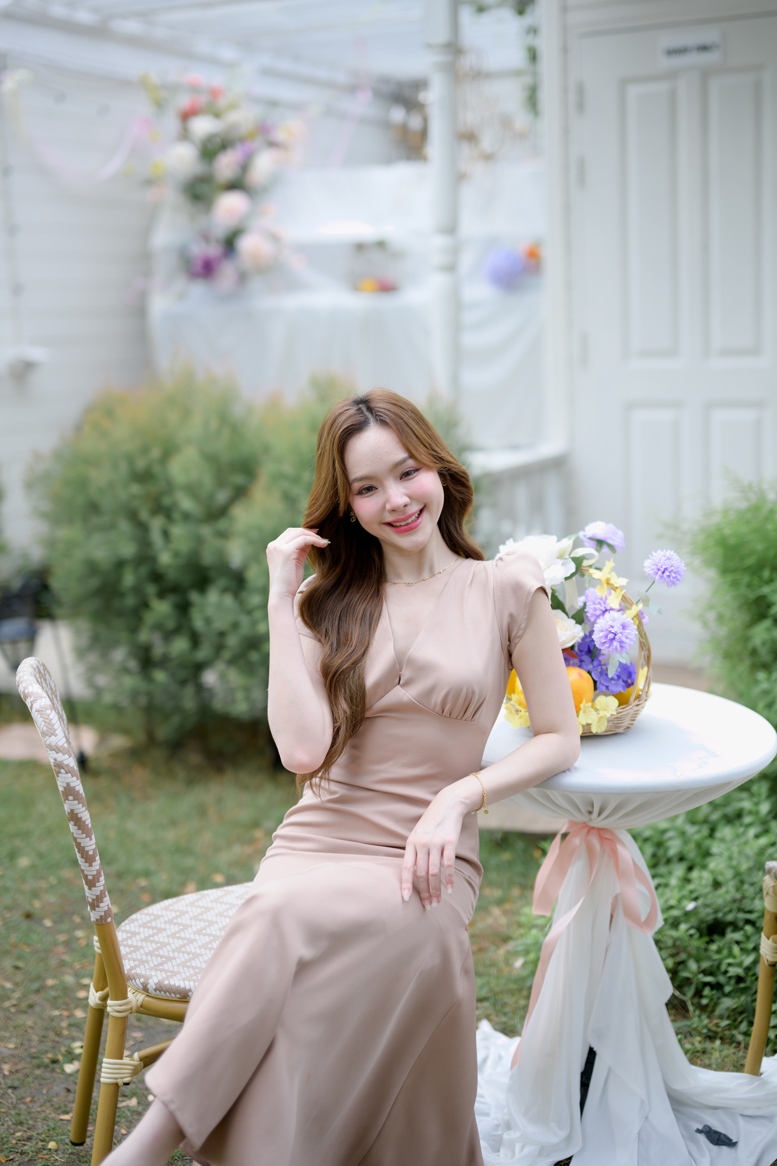 Petal Sway Maxi Dress : สีโอวัลติน