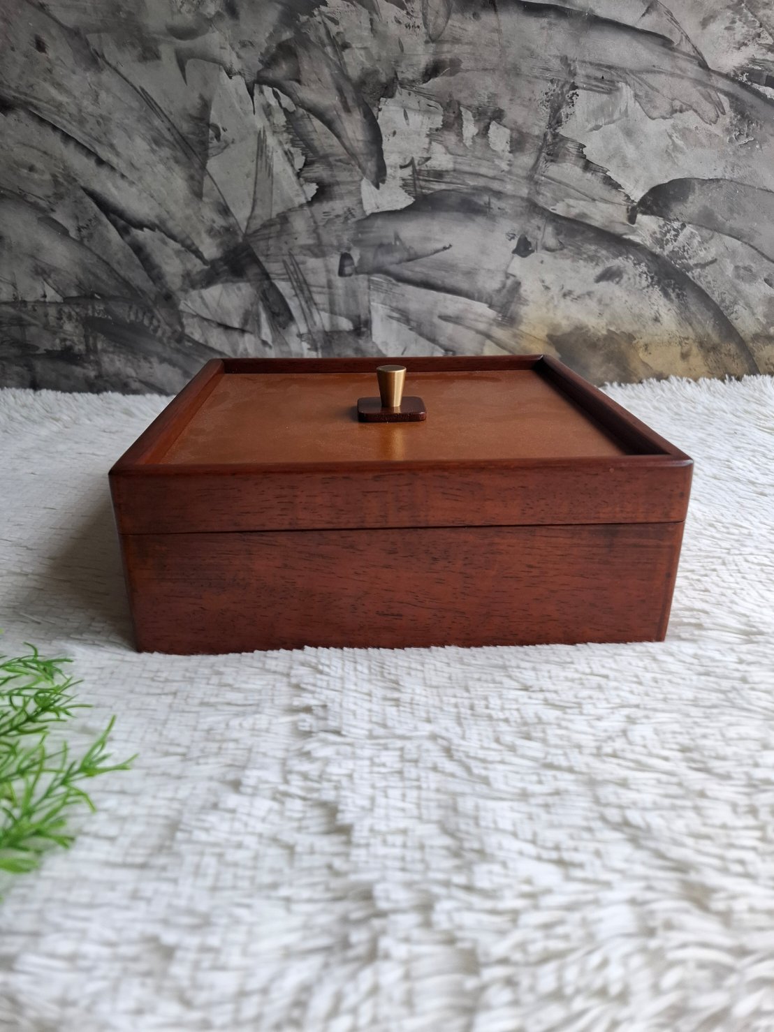 กล่องไม้แบบฝาครอบ