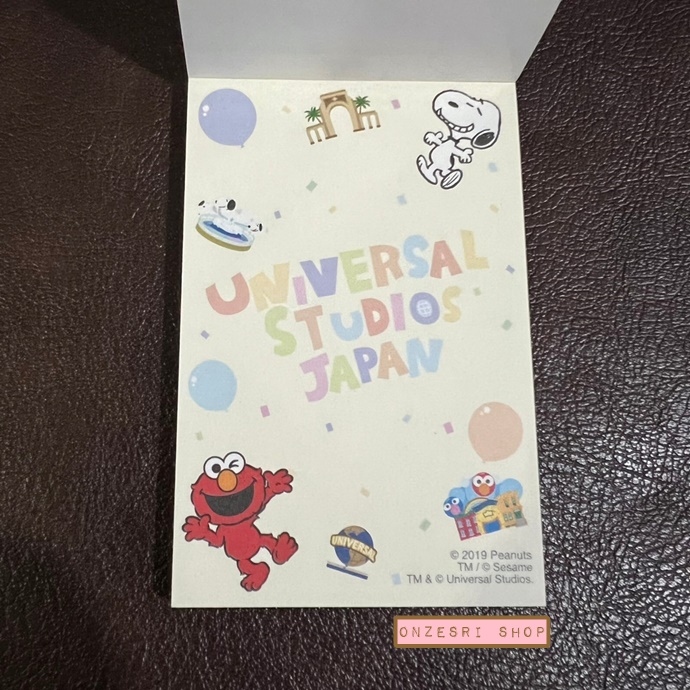 เซ็ตสมุดฉีกเล่มเล็ก 3 เล่ม ลายรวม Characters (USJ) แบบ Hello Kitty & Minion ขนาด 6 x 9 ซม. เล่มละ 60 แผ่น มีขายเฉพาะที่ Universal Studios Japan เท่านั้น