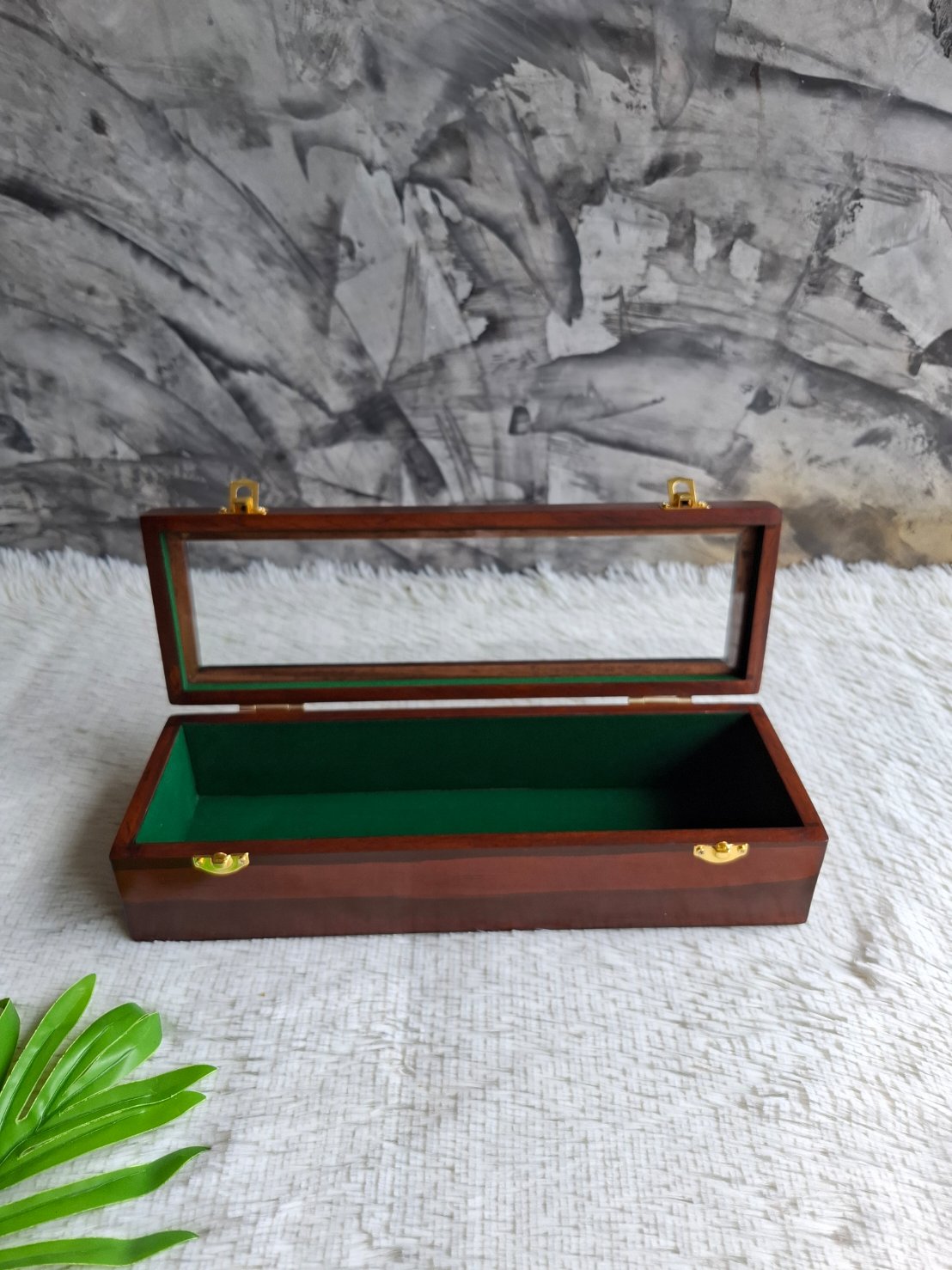 กล่องไม้ฝาล็อคกระจก