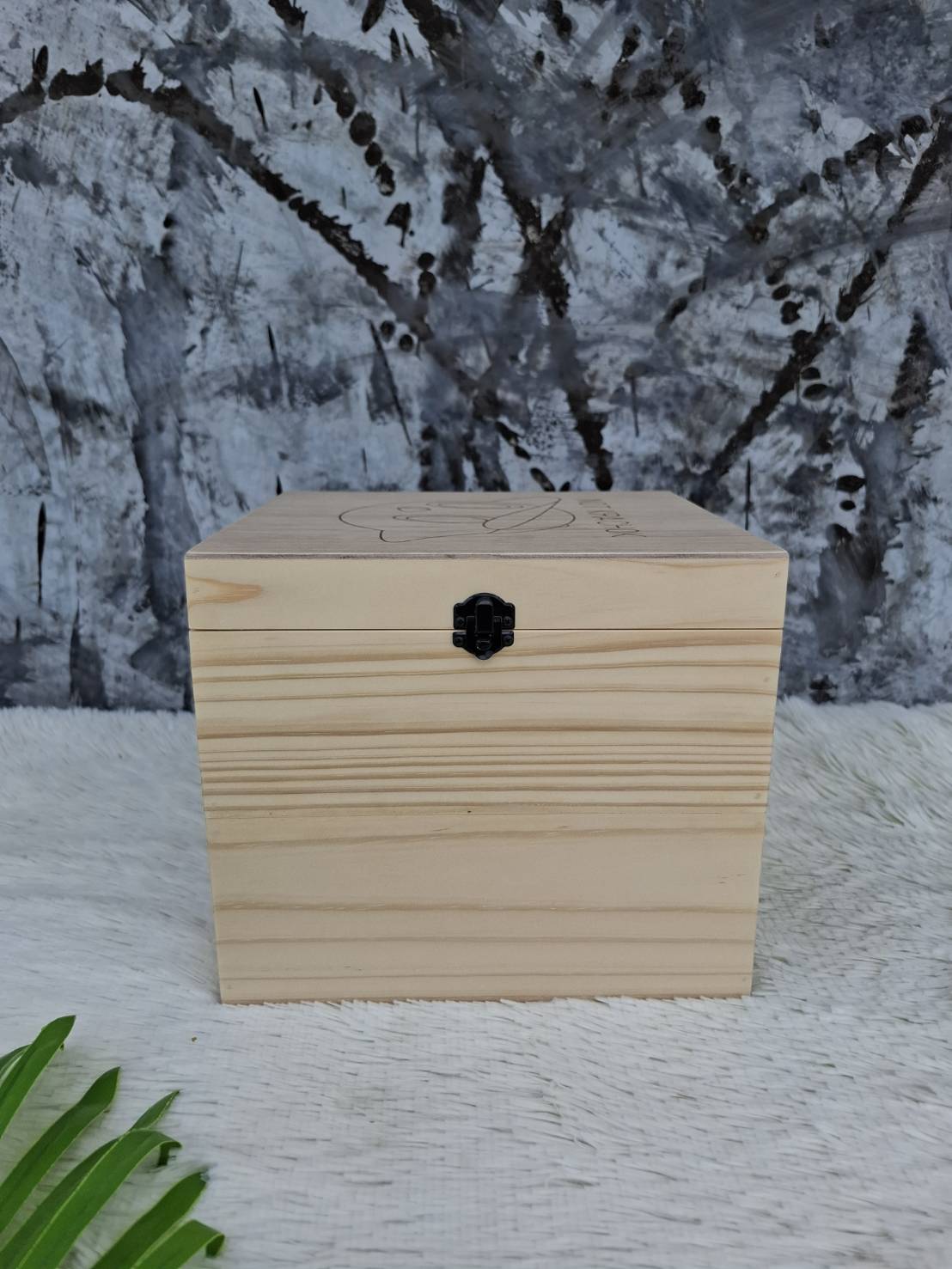 กล่องไม้ใส่โมเดลตุ๊กตา