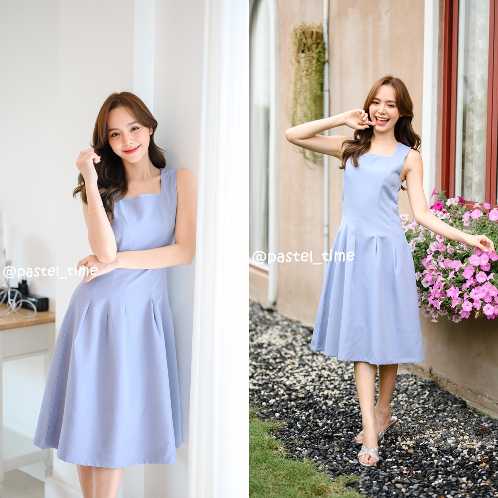 Rochelle Midi Dress - สีฟ้าคราม **มีแต่ S**
