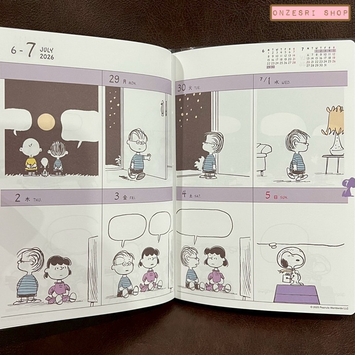 สมุด 2026 Schedule Book เล่มหนา B6 ลาย Snoopy Comic Design สีครีม ขนาด 13.5 x 18.8 x 1.1 ซม. (176 หน้า) มีให้จดตั้งแต่เดือน 10/2025 - 12/2026 เป็นปฎิทินแบบ monthly & weekly