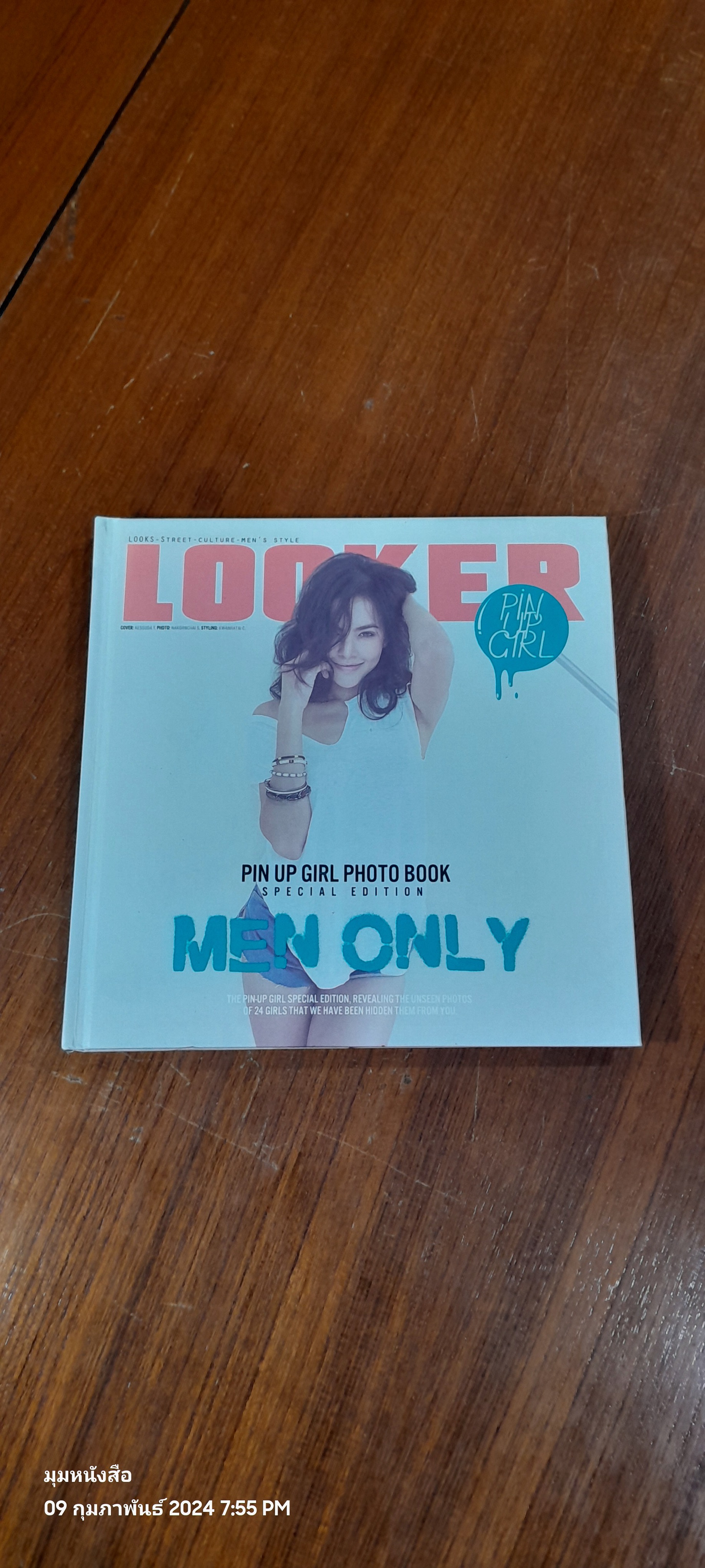 LOOKER : PIN UP GIRL PHOTO BOOK