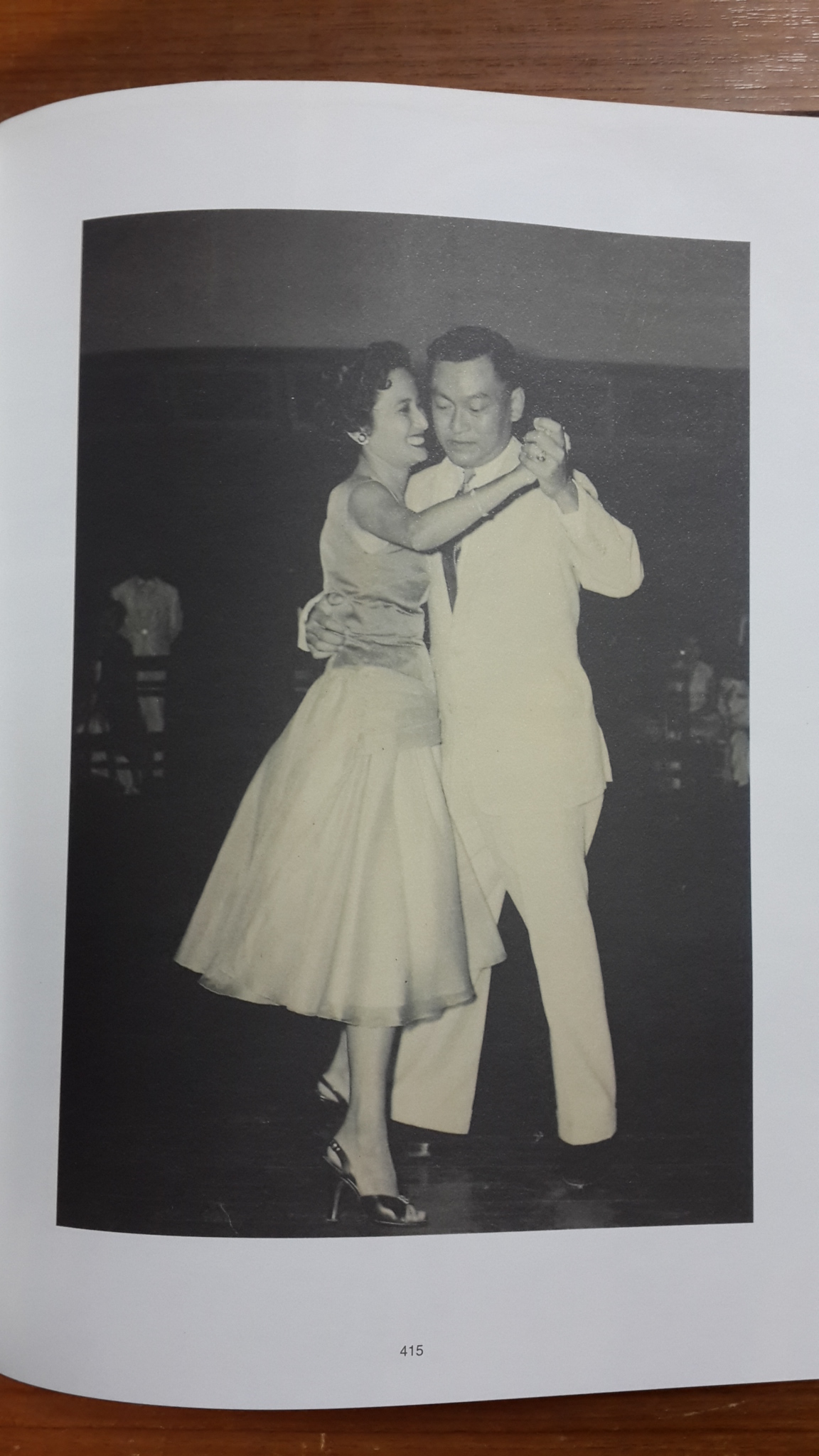 อนุสรณ์งานพระราชทานเพลิงศพ ฯพณฯ พลเอกชาติชาย ชุณหะวัณ นายกรัฐมนตรีคนที่ 17 ของประเทศไทย