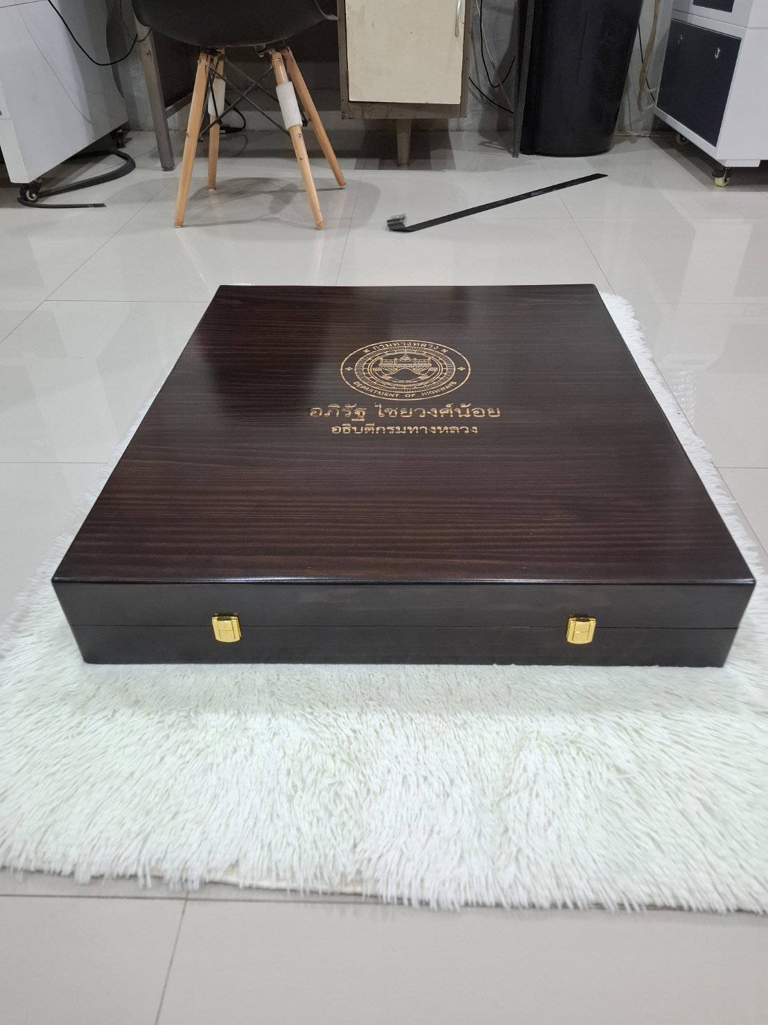 กล่องไม้สนฝาล็อค