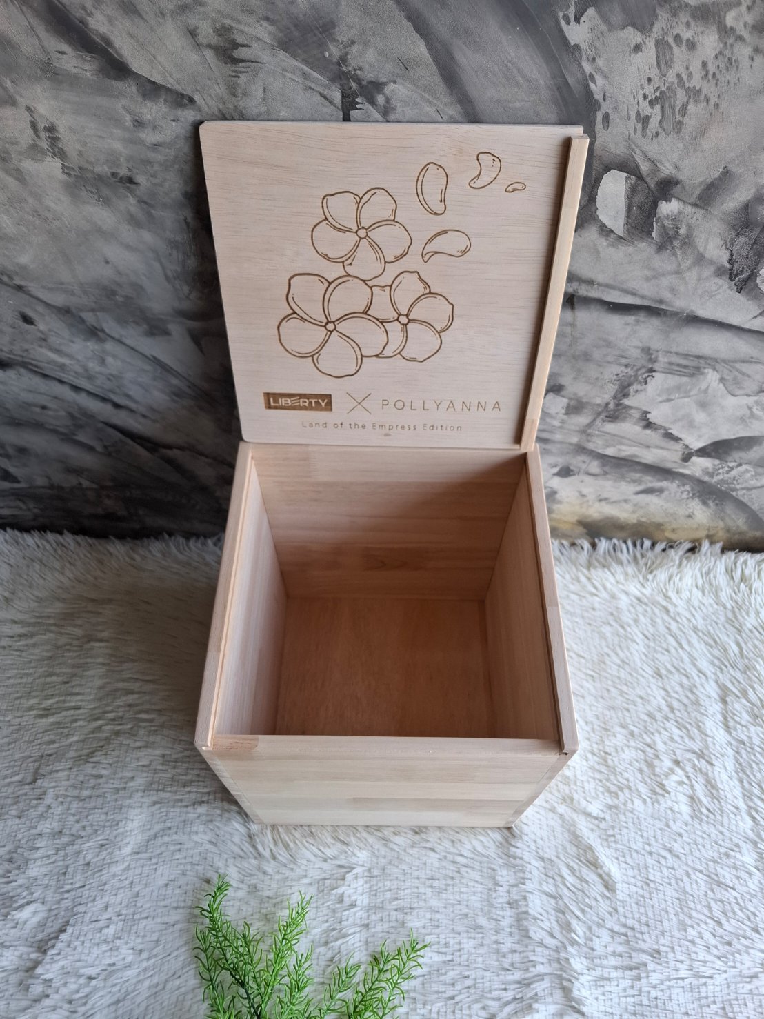 กล่องไม้ฝาสไลด์