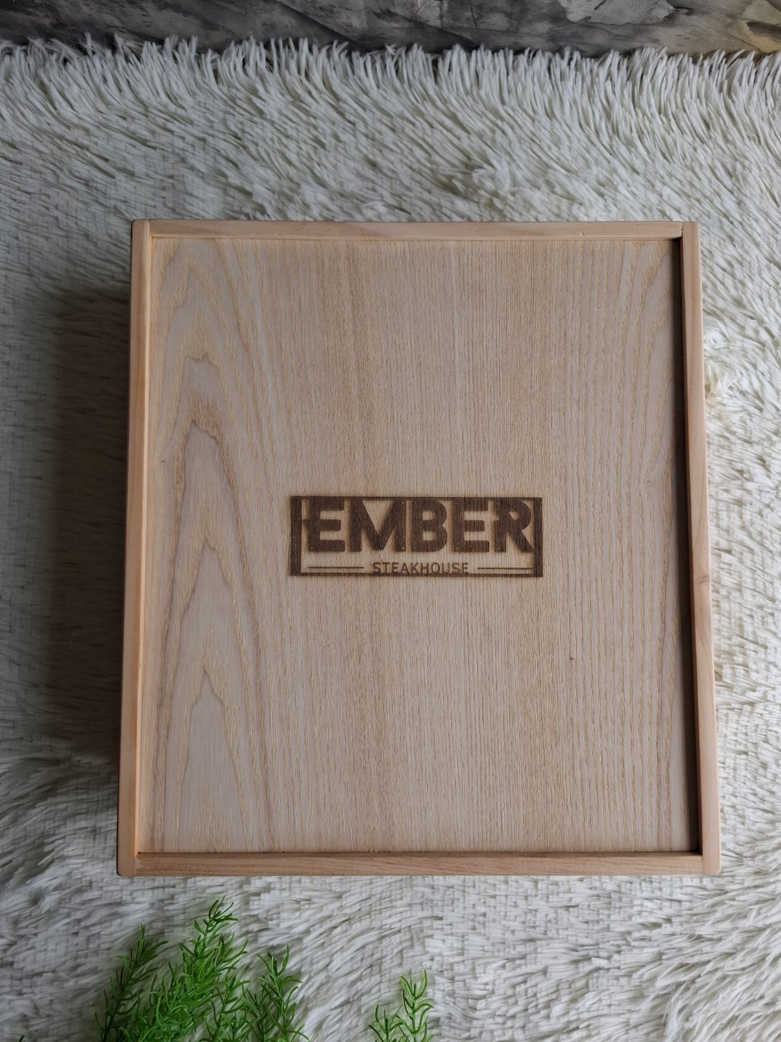 กล่องไม้ใส่มีด