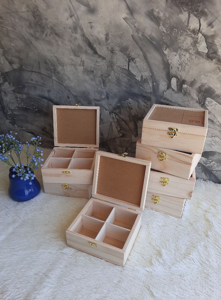 กล่องฝาล๊อค ขนาด 14x16x7 cm.