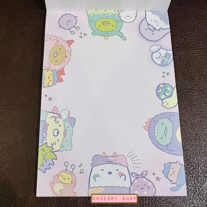 สมุดฉีก Sumikko Gurashi Welcome to the Night Park แบบลายรถ ขนาด 14.8 x 10.5 ซม. มี 4 ลาย รวม 106 แผ่น (6 แผ่นแรกเป็นกระดาษกันน้ำลายพิเศษ)