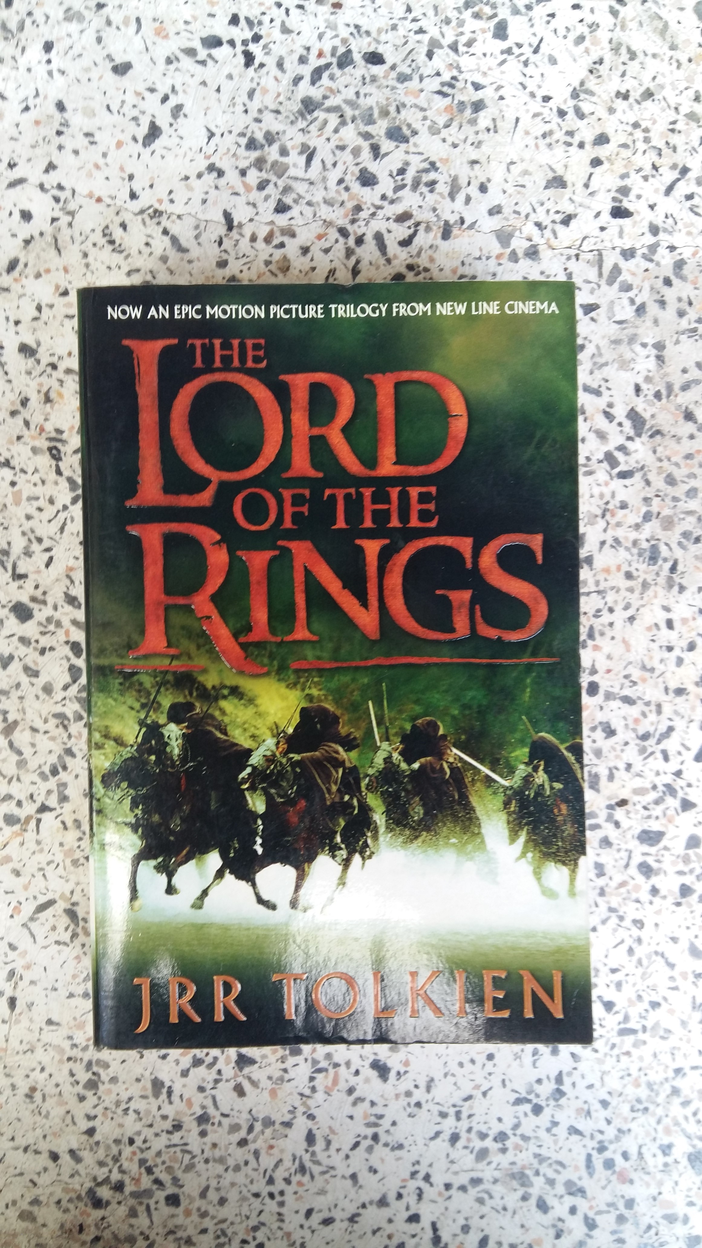 THE LORD OF THE RINGS / JRR TOLKIEN
