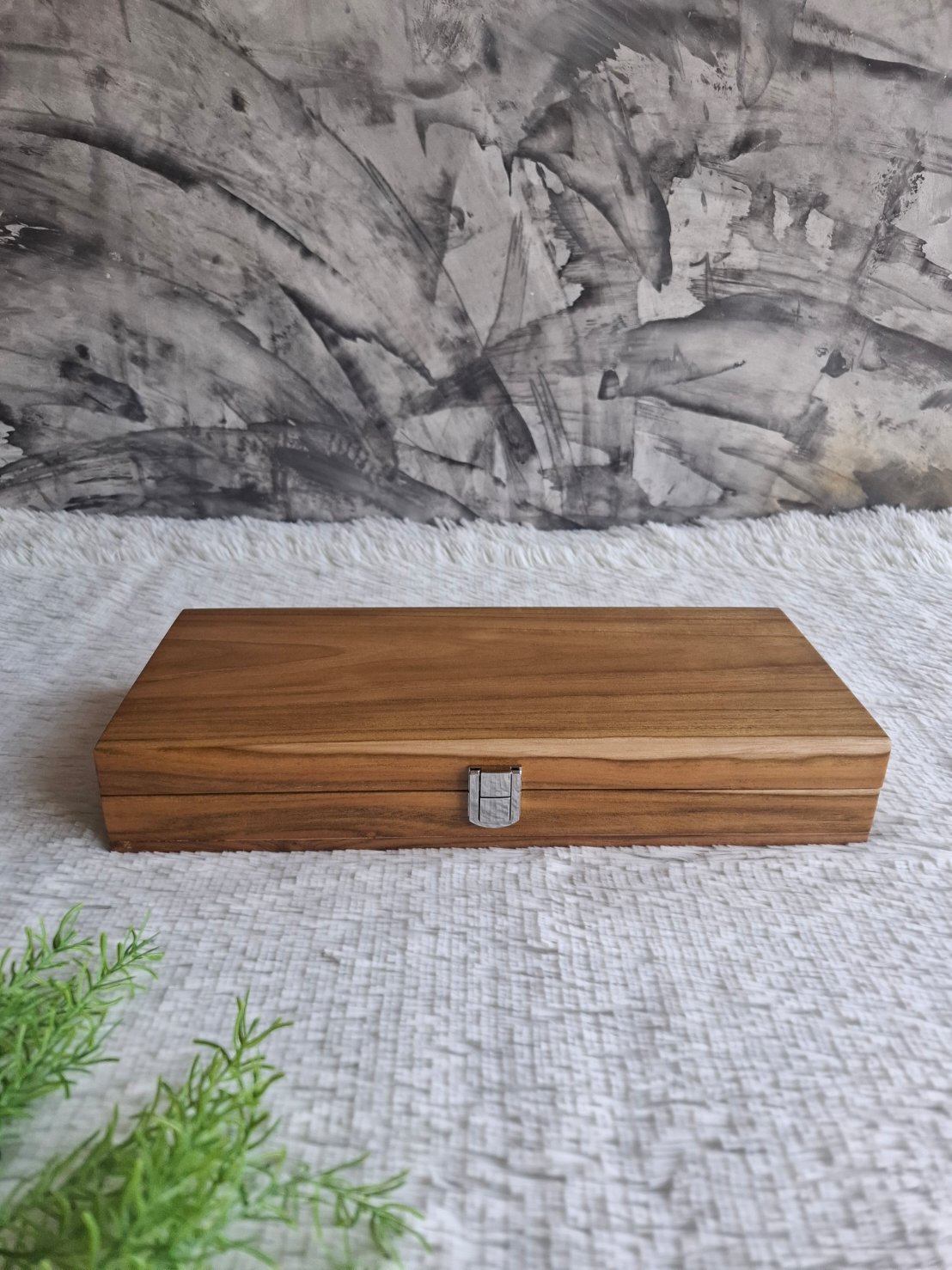 กล่องไม้สักฝาล็อค